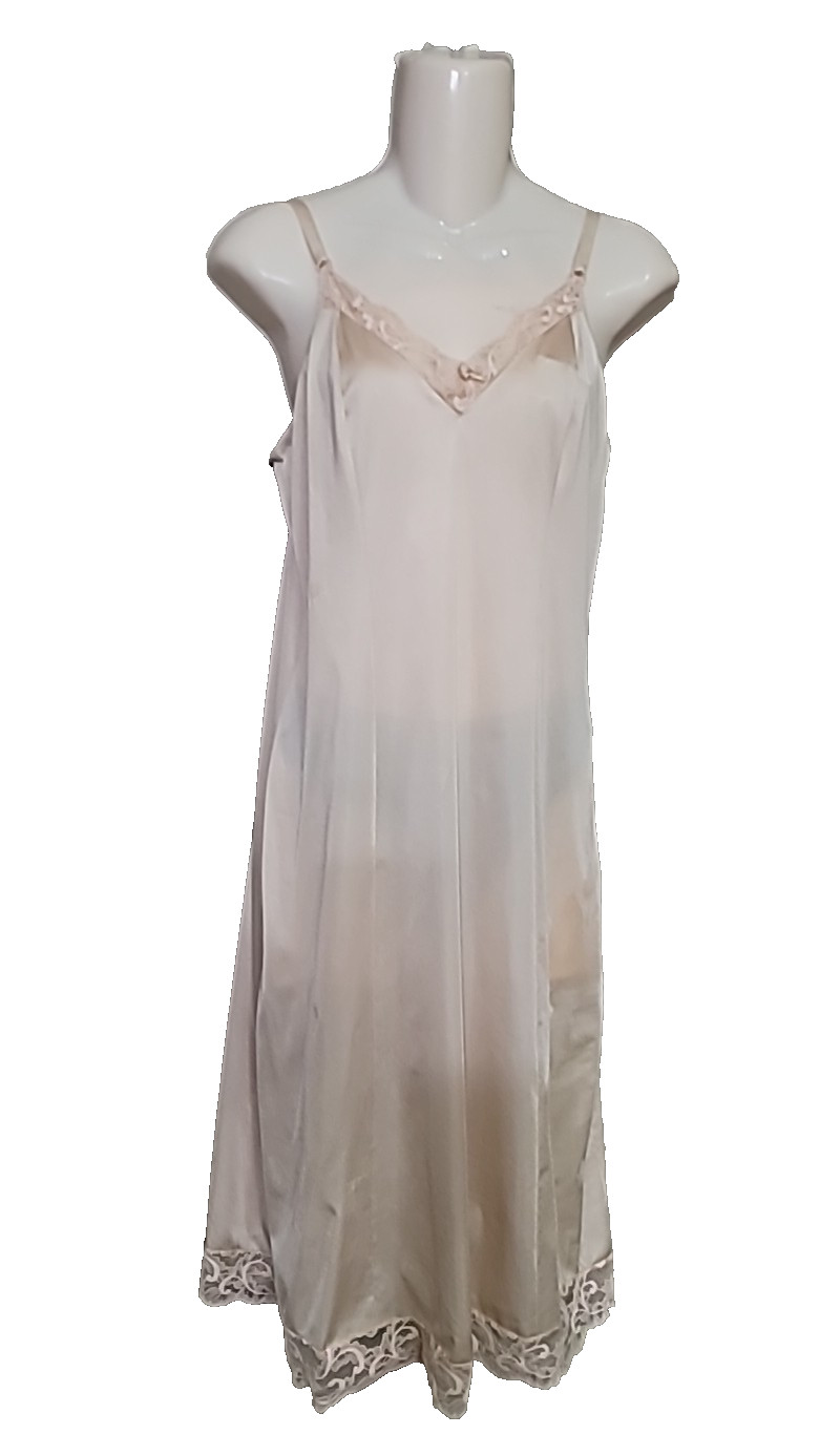 VTG JC Penney Full Slip Nylon Lace Beige Skin Tone Lingerie Dress Slip 34 FLAW