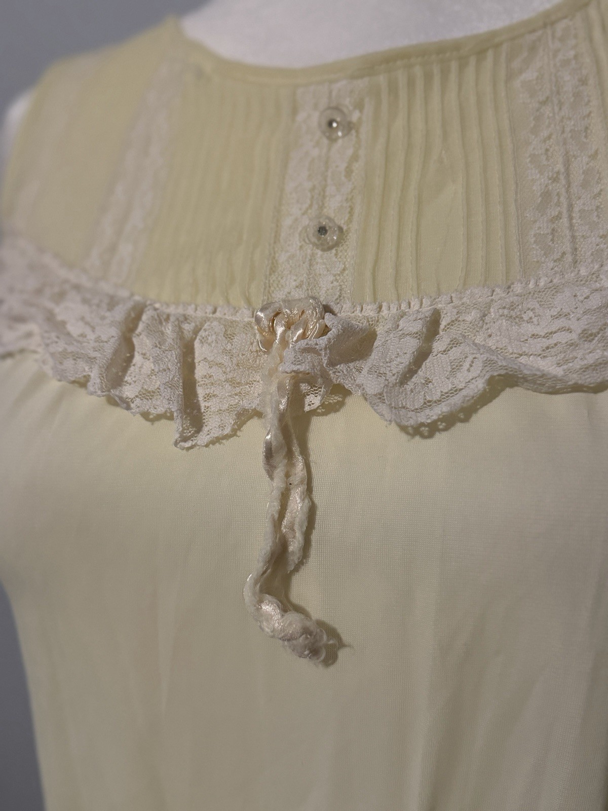 Vintage Charmode Yellow Baby Doll Nightgown 32-34 Romantic Fairycore Cottagecore