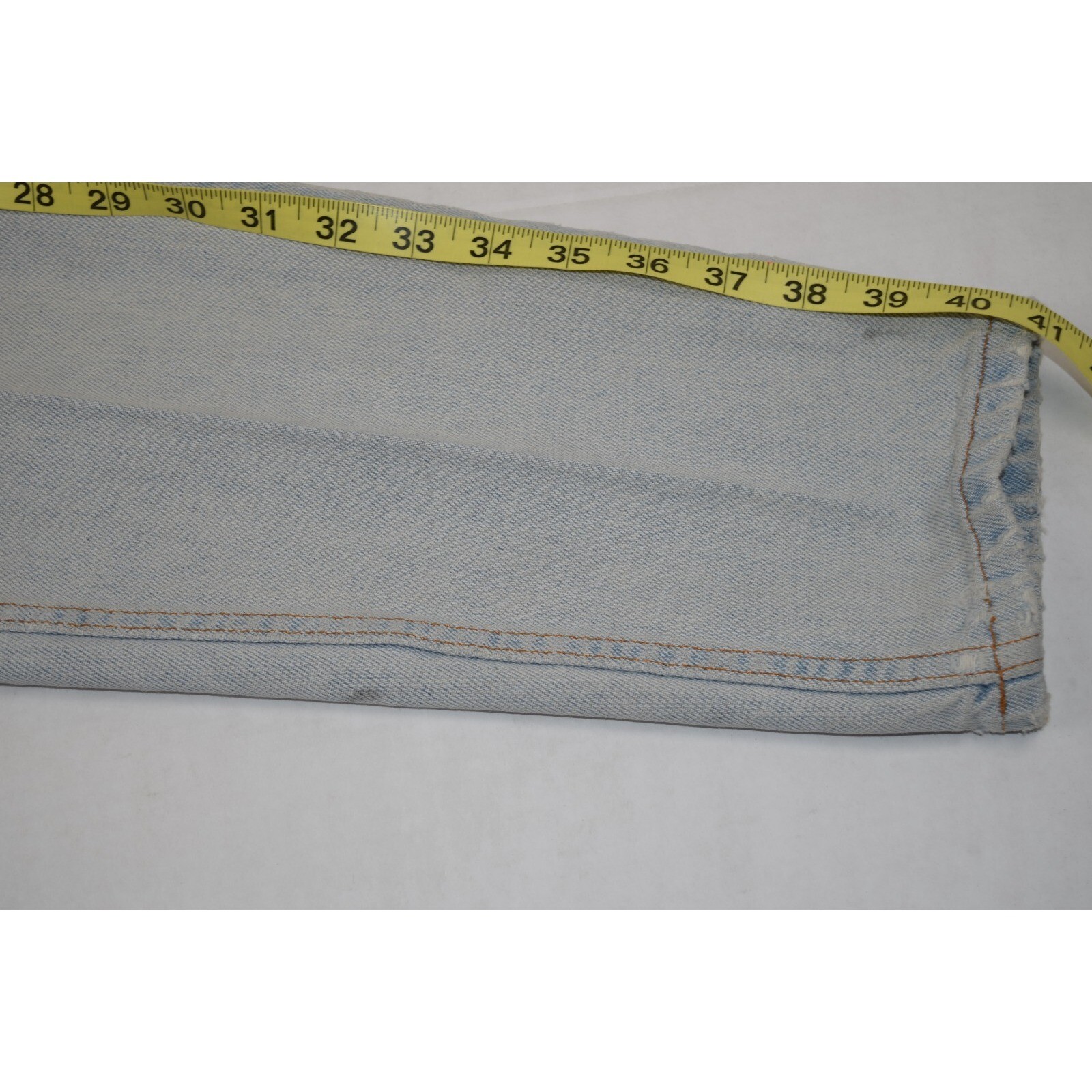 Vintage Levi’s 550 Jeans 26 x 30 Pale Blue Relaxed Fit Tapered Leg c.2013