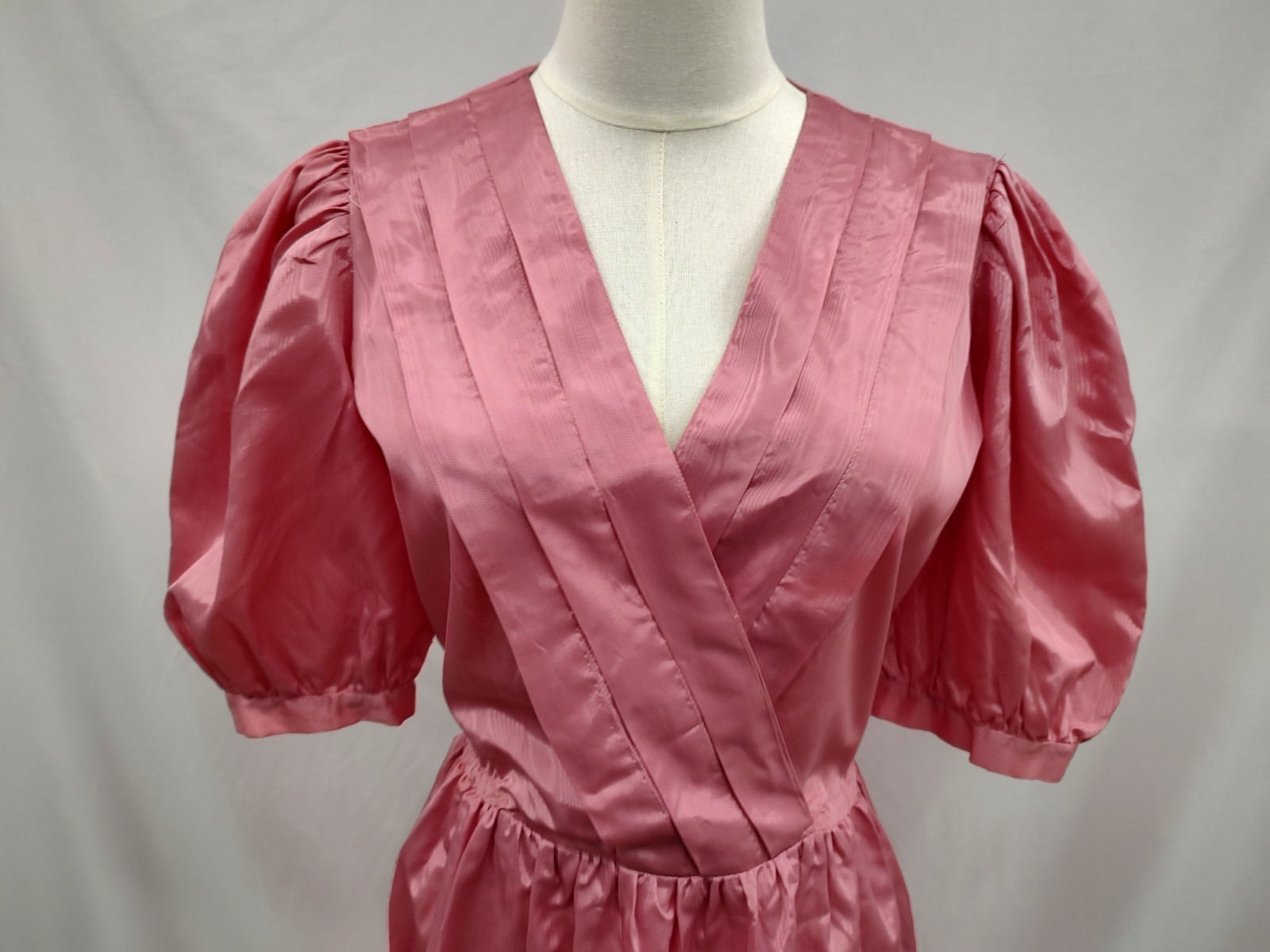 80’s Vintage Dress Mauve Moire Taffeta Puff Sleeve Midi Length Cross Front Sz L