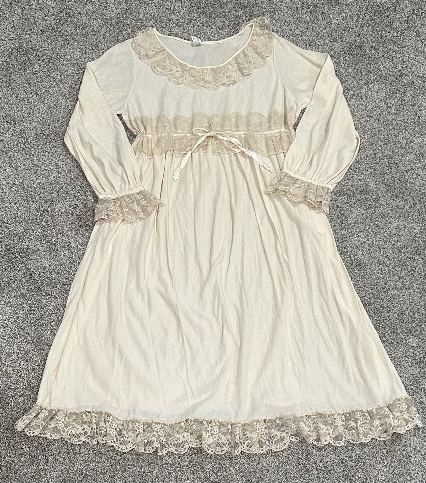 Vintage Leonora Nightgown Ivory Lace Trim Prairie Romantic Cottagecore M