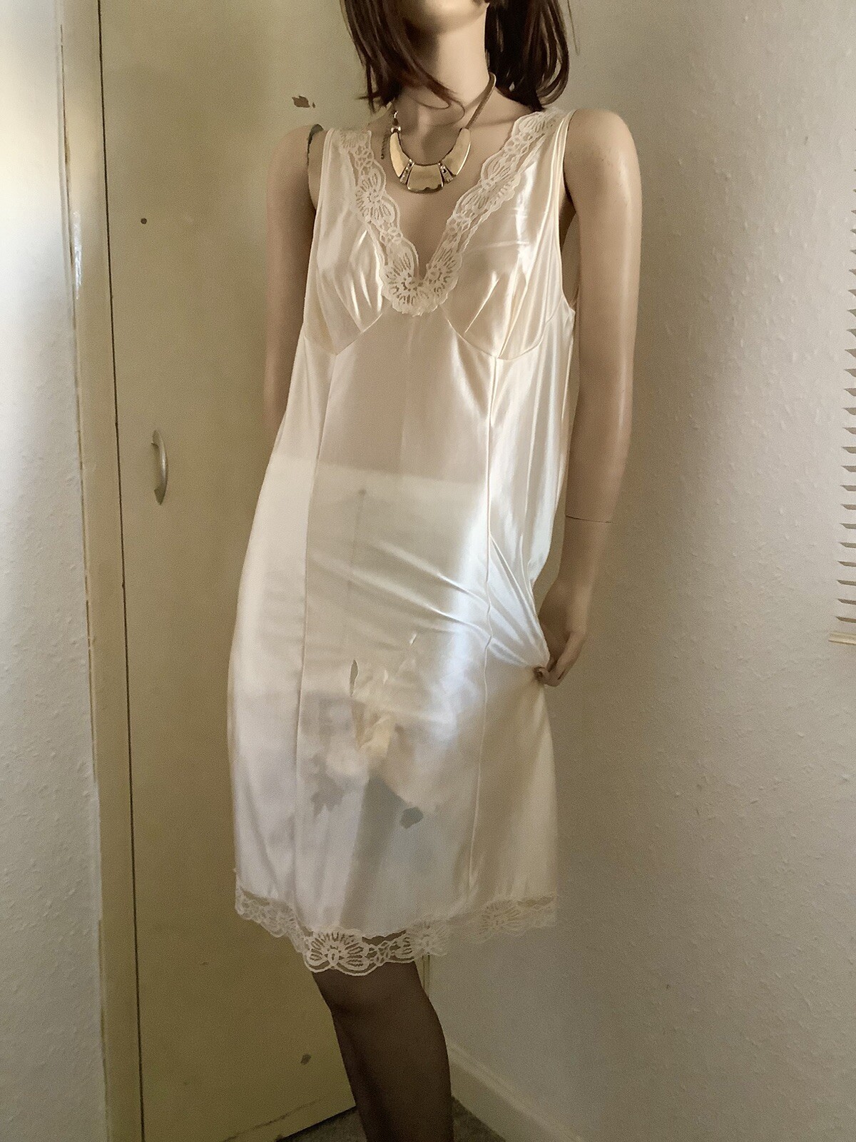 Vintage Pale Gold Silky Shiny Nylon & Lace Full Slip Petticoat 14 (EU 42) +