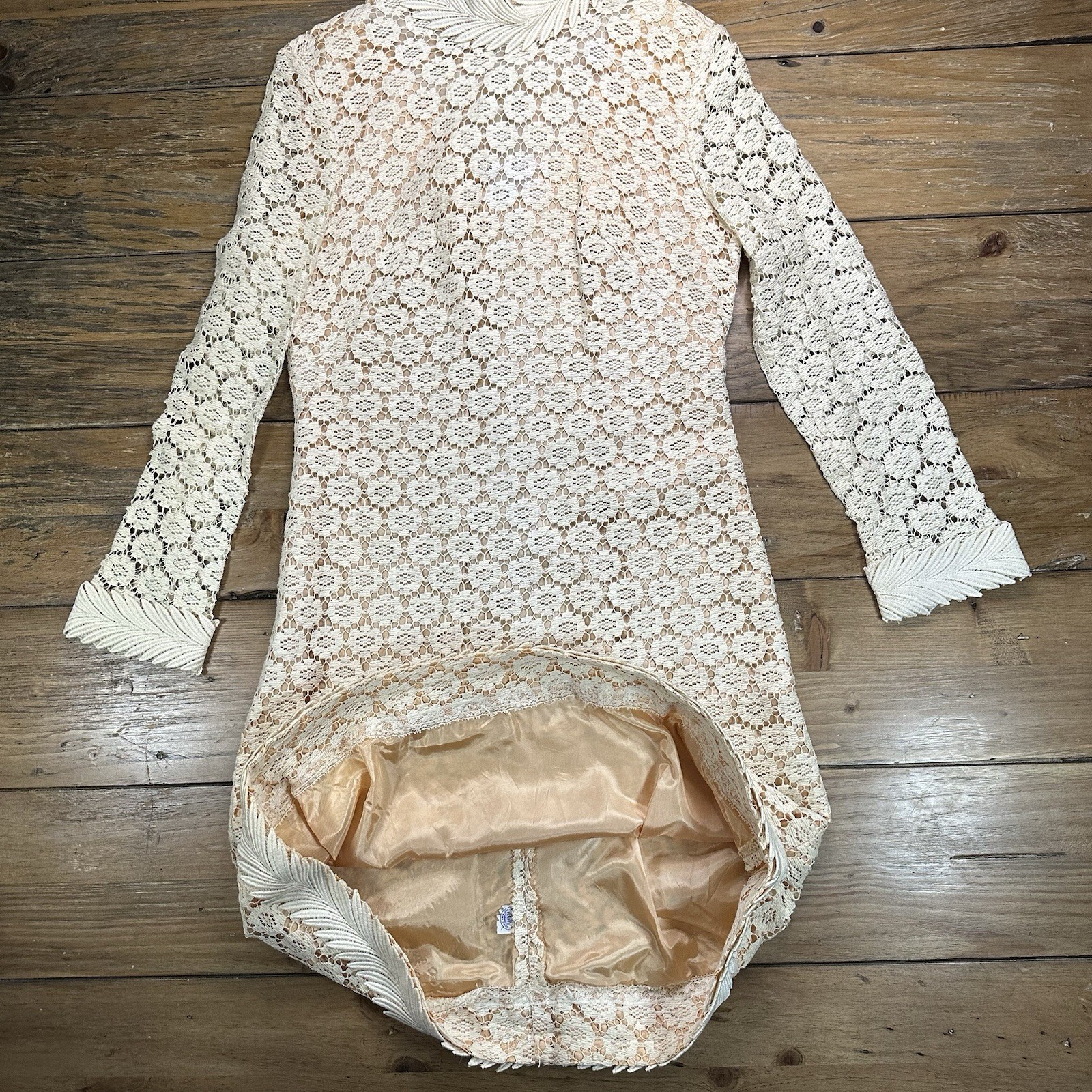 Vtg 60s ILGWU Union Made Ivory Guipure Lace Shift Dress Mock Neck Mod Bridal