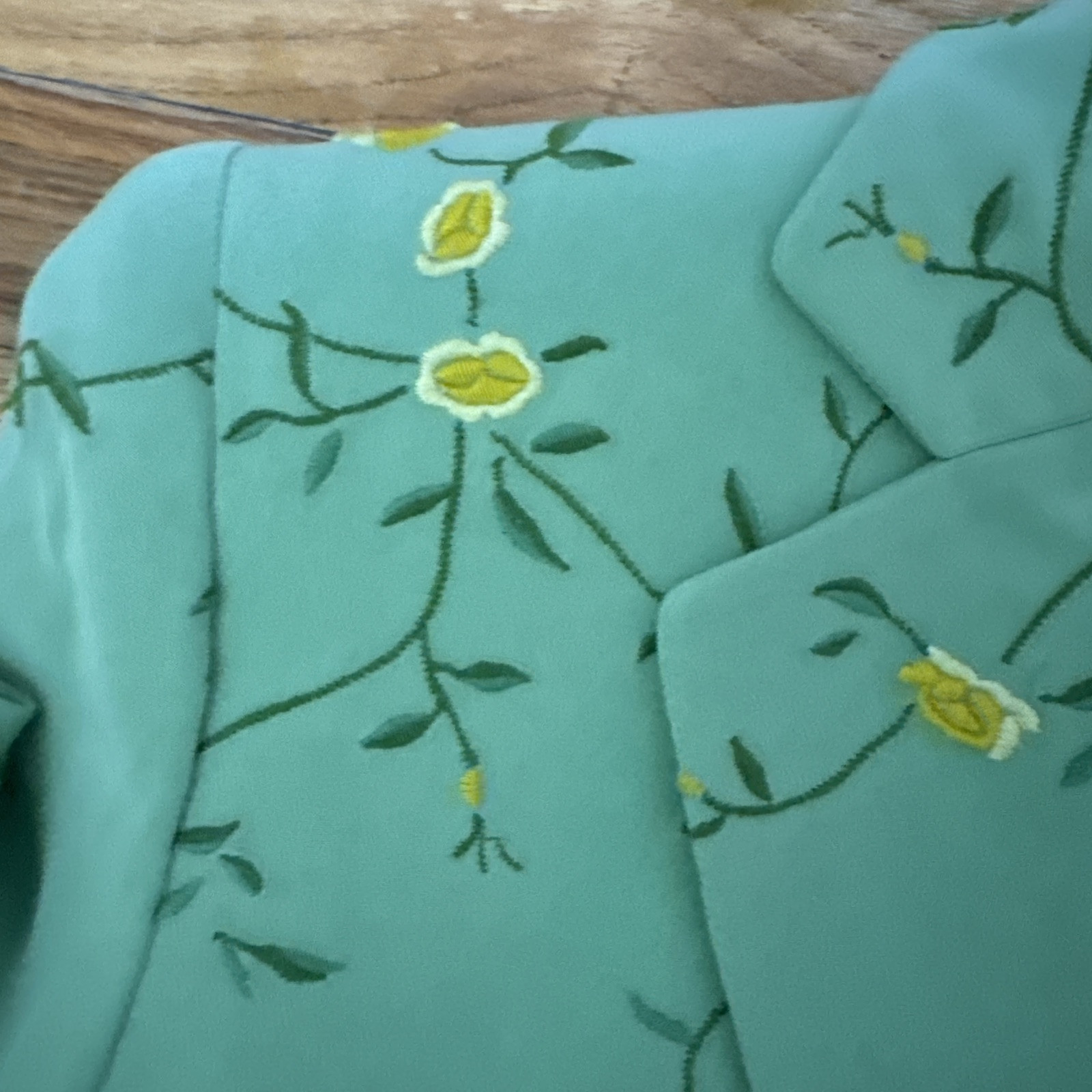 Vintage Rena Rowan Fully lined Grass Green Embroidered Silk Blazer Size 8