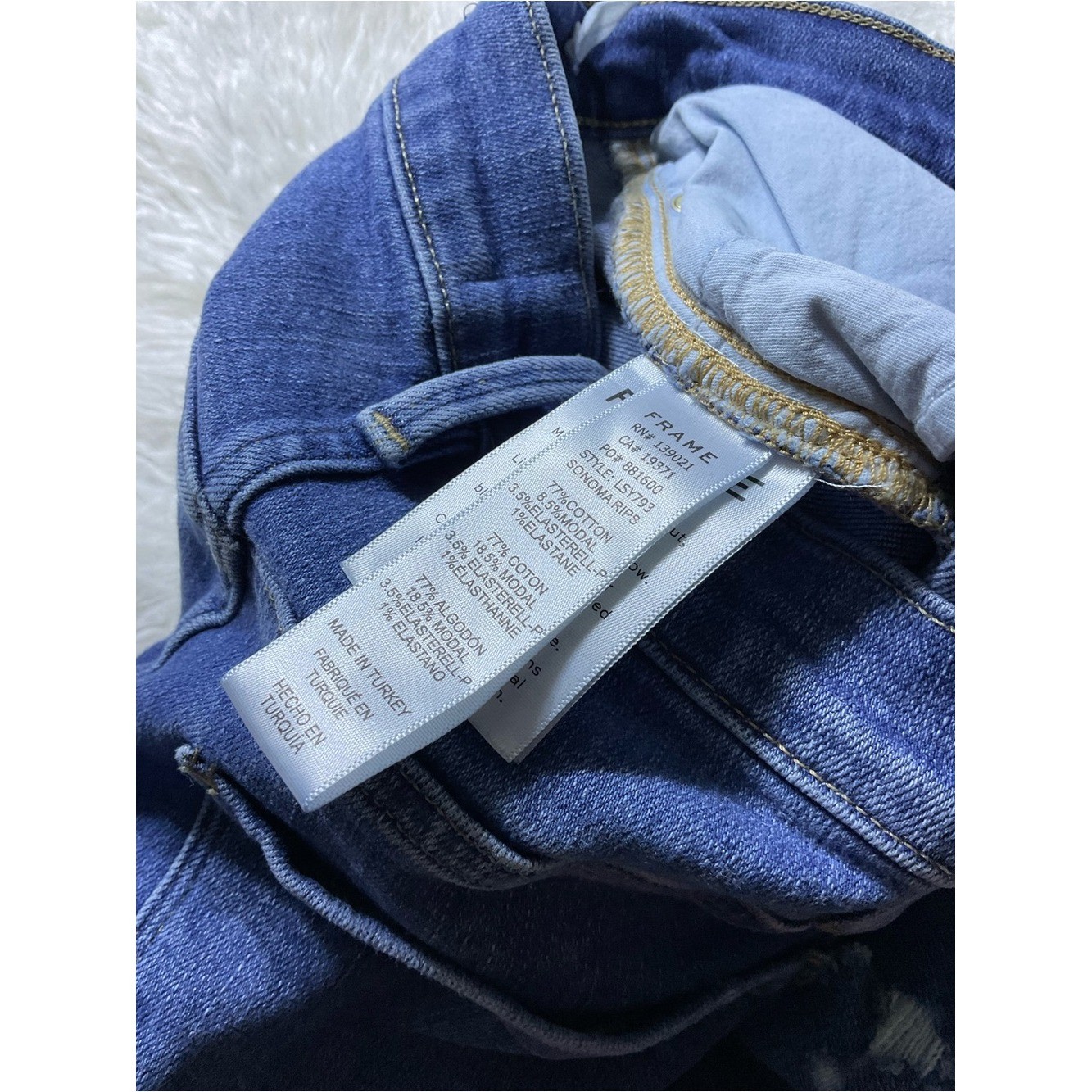 Frame – Le Sylvie Slender Straight Leg Jeans in Sonoma Rips