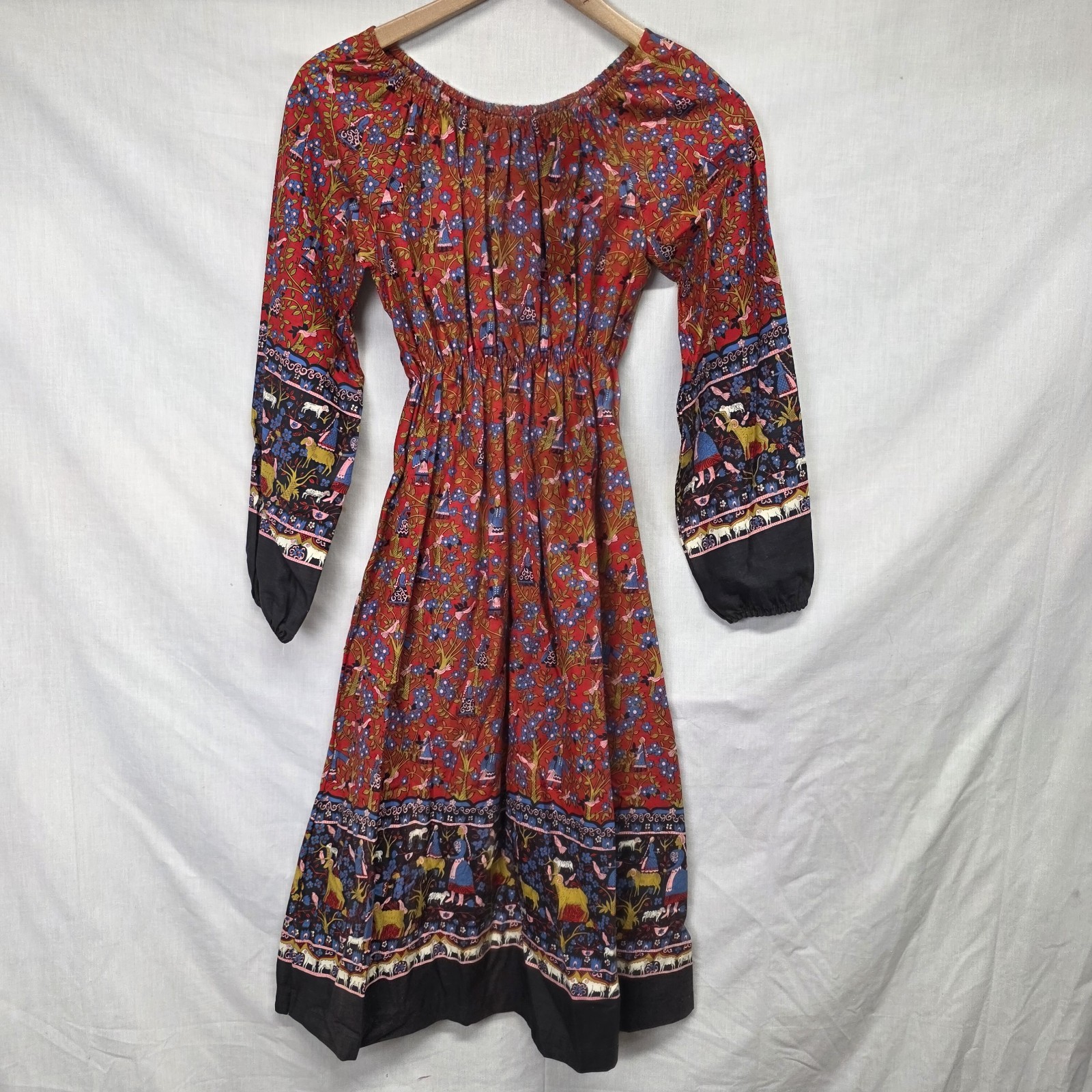 Vtg Merryline Dress Size Small Folk-Print Animals Pastoral Sheep