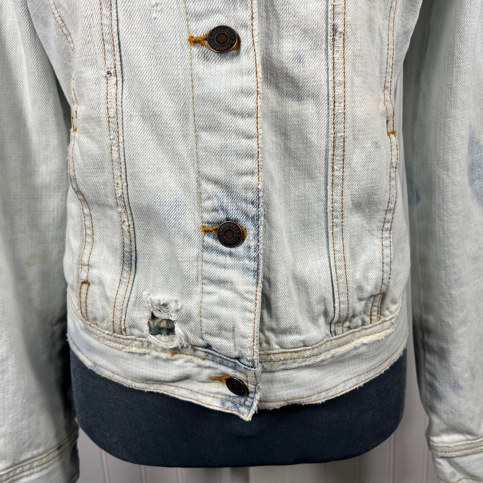 Hollister HCO Y2K Denim Jacket XS/S Trucker Distressed Bleached Thrashed Grunge