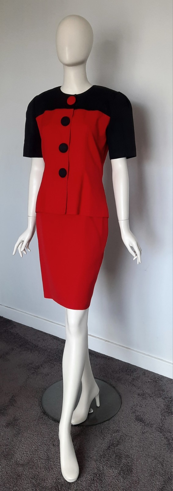 Cue Vintage Skirt Suit Womens 10 Red & Black Short Sleeve 2 Piece 1980’s