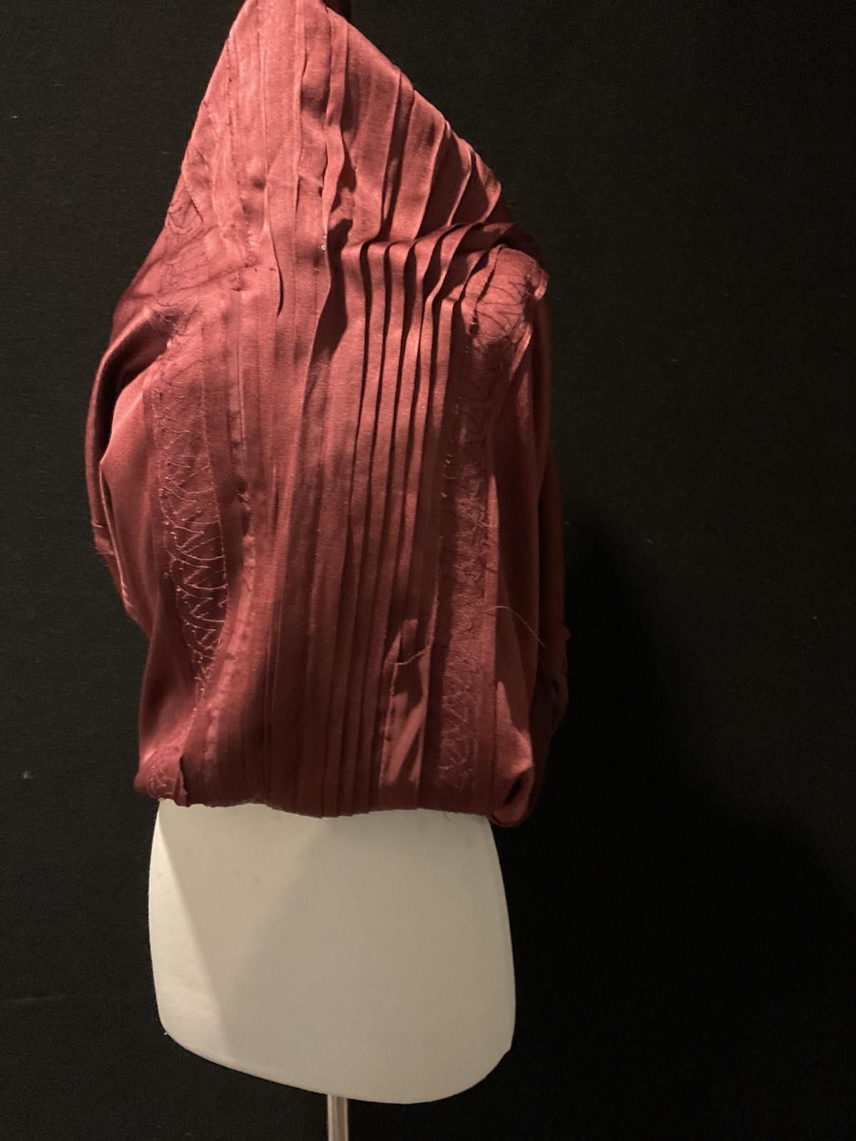 VINTAGE DRESS 30S 40S SATIN BACKED JERSEY DAY DRESS. 44 ORIGINAL BUTTONS. UNIQUE