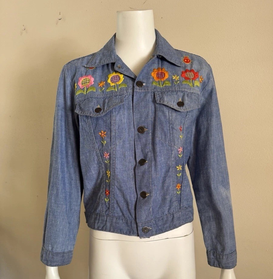 1970s Embroidered Chambray Jacket Floral Western Trucker Cotton Mexico S/M VTG