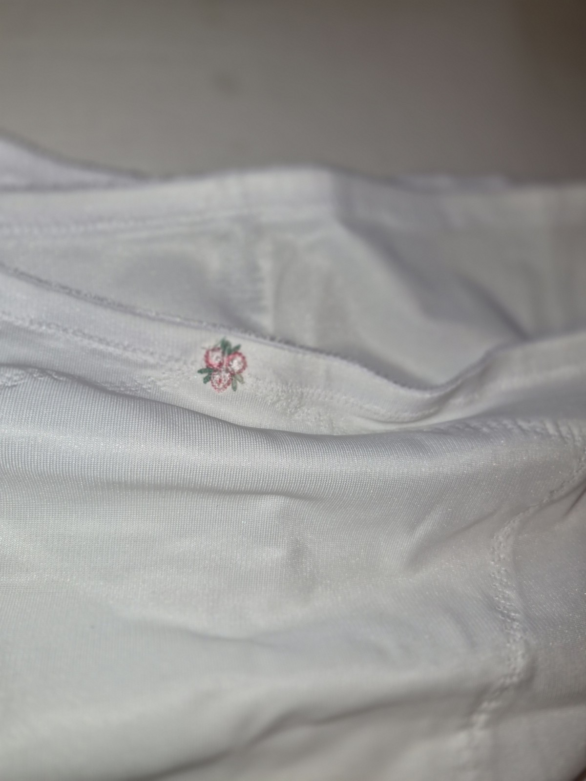 Vtg Underscore Triple Front Support. White, SZ 6X/44. 80%Nylon/20% Spandex. NWOT