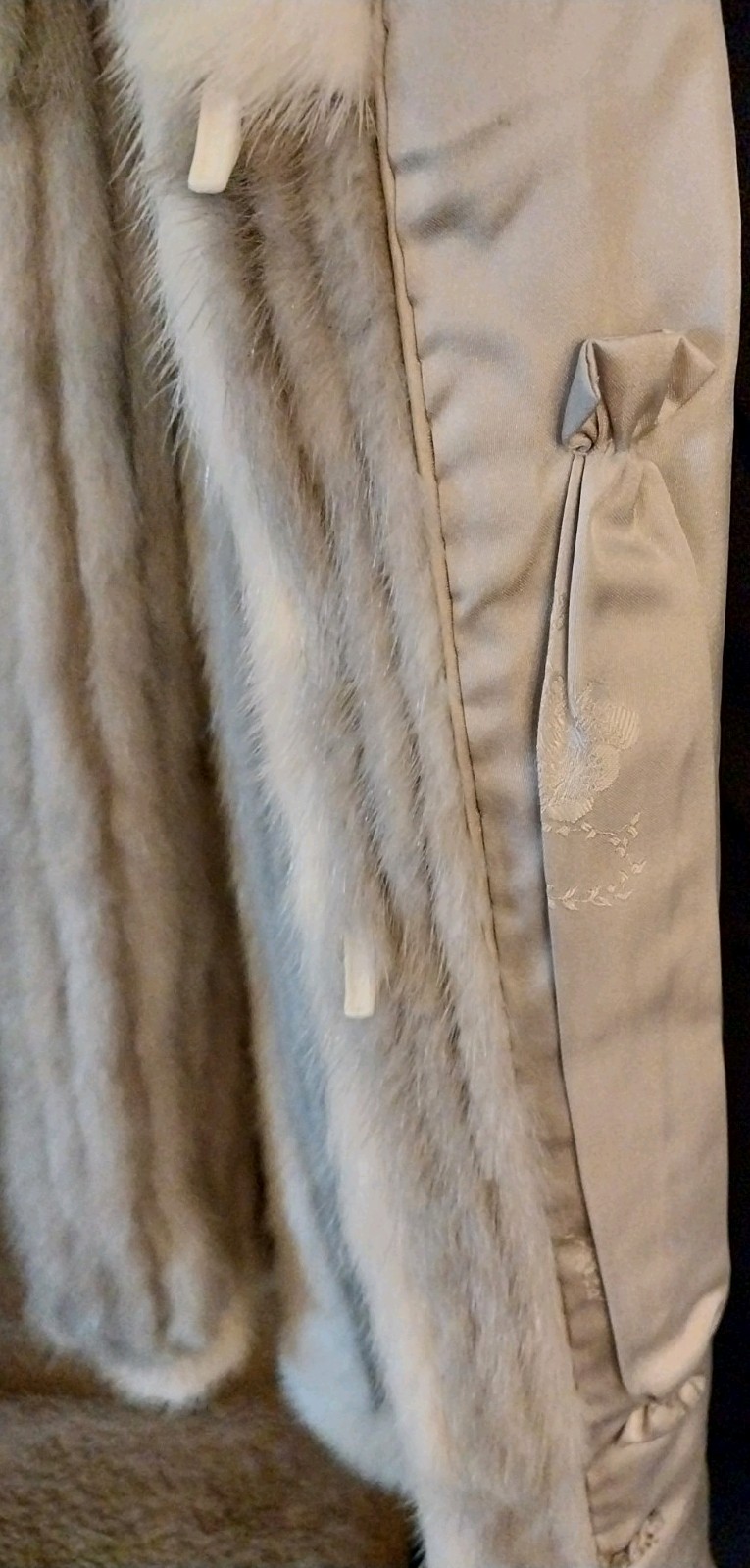 VINTAGE MCM 50’S SWING STYLE MOB WIFE OLD MONEY GREY AND CREAM MINK COAT