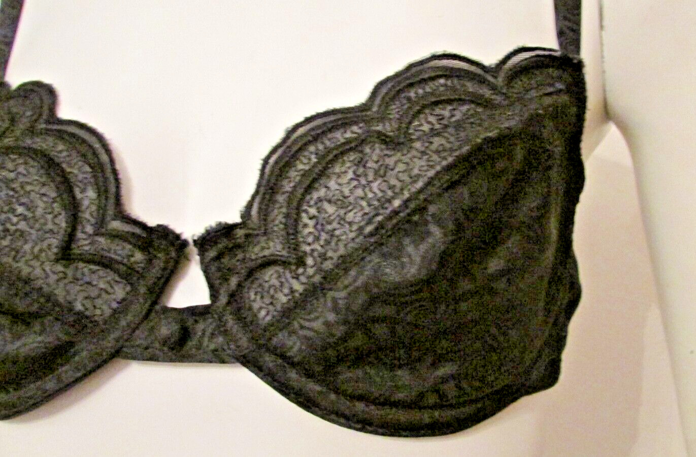 Victoria’s Secret Gold Label Floral Satin Chantilly Lace UW Balconette Bra 34C