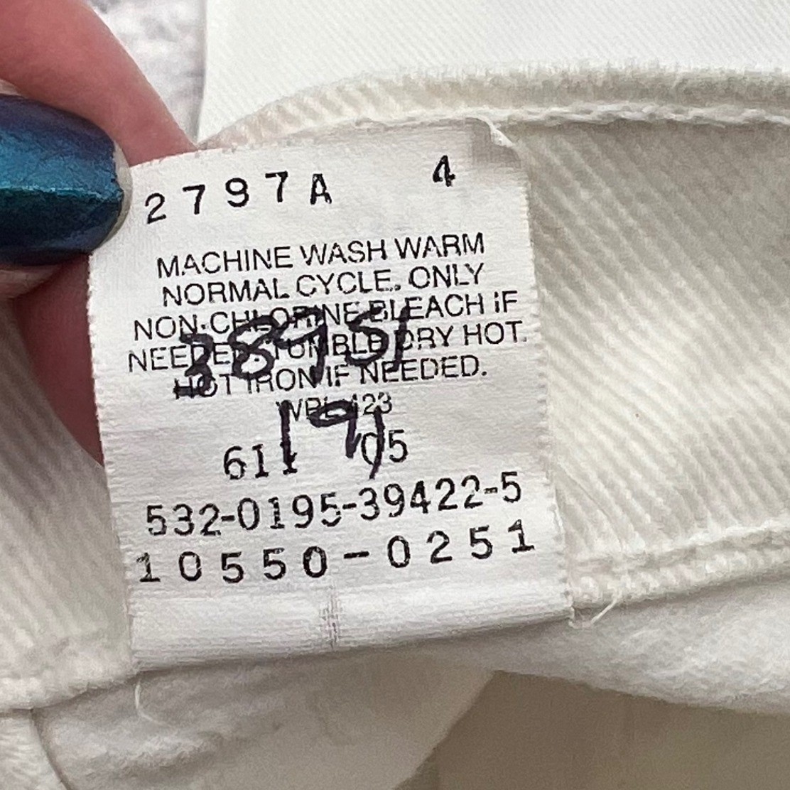 Levis 550 Vintage Jeans Women’s 5 Med White Relaxed Fit Tapered Leg Made in USA