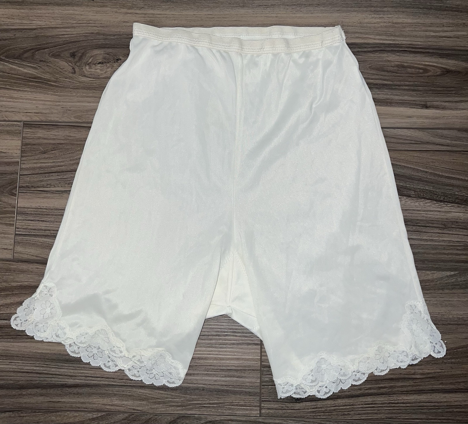 Vintage Dutchmaid Knicker Shorts Slip Short Woman’s 14 Silky White Lace Trim
