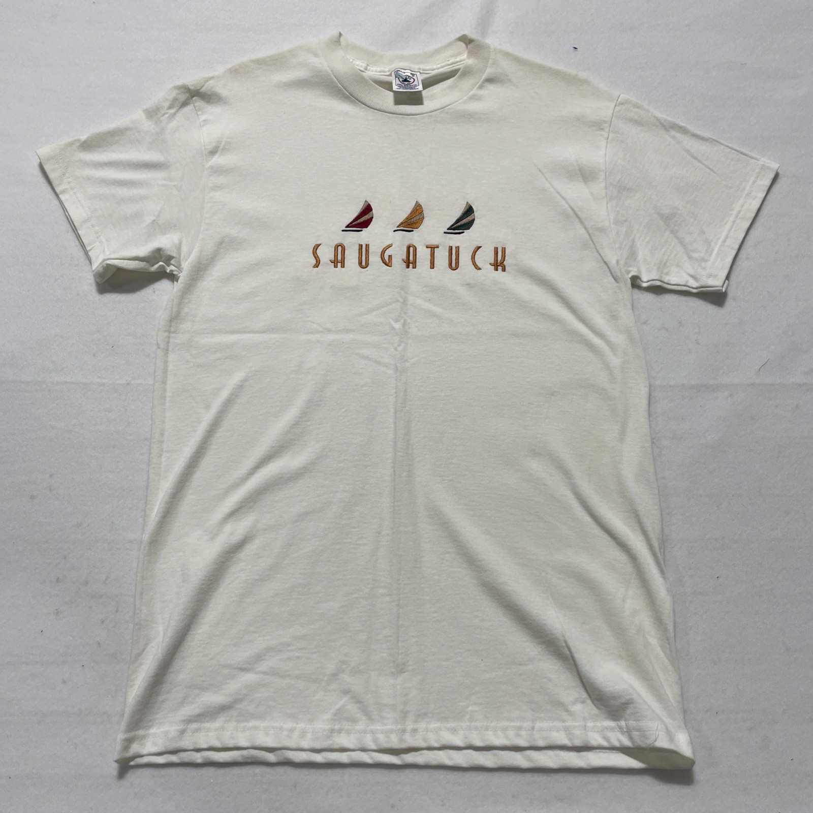 PRO WEIGHT Womens Shirt Medium M Pre Shrunk 100% Cotton Saugatuck Sailboat Tee