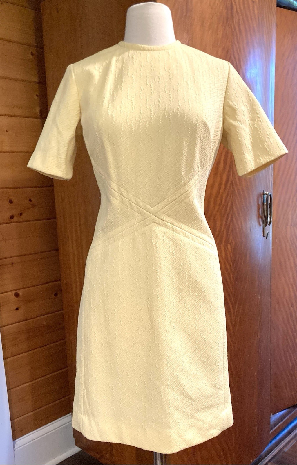 Vintage 1960s 1970s textured polyester yellow mini dress B 37