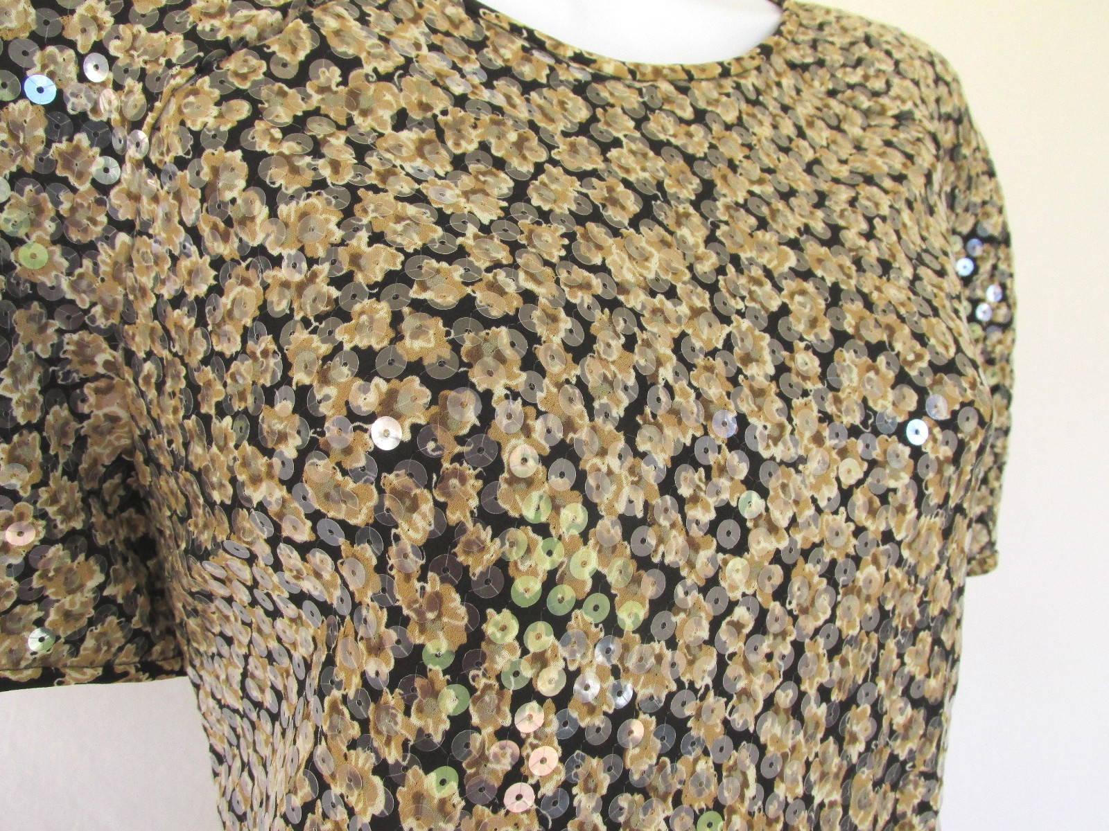 VINTAGE 1960s 70s MOD DRESS SILVER THREADS SEQUINS BLACK KEY HOLE SEQUINS TAN