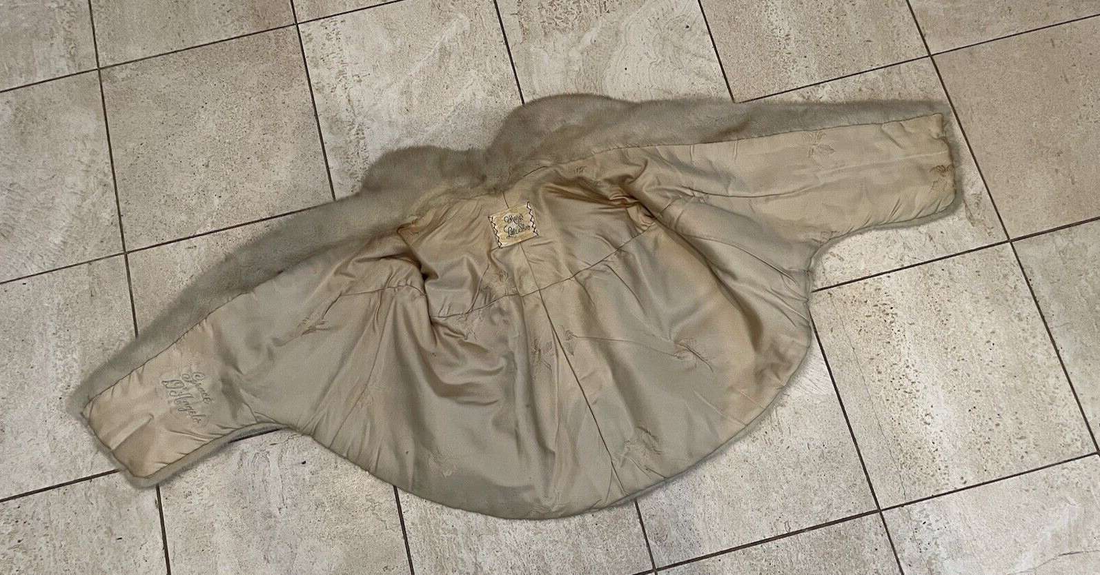 Vintage Beige Mink Fur Stole/Wrap/Caplet With Pockets