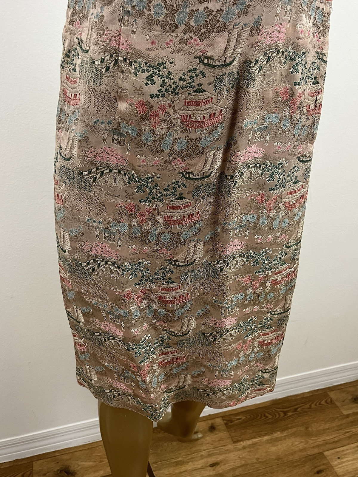 Vintage Modern Jr. Gale & Gale Asian Inspired Dress Brocade Pagoda Gold