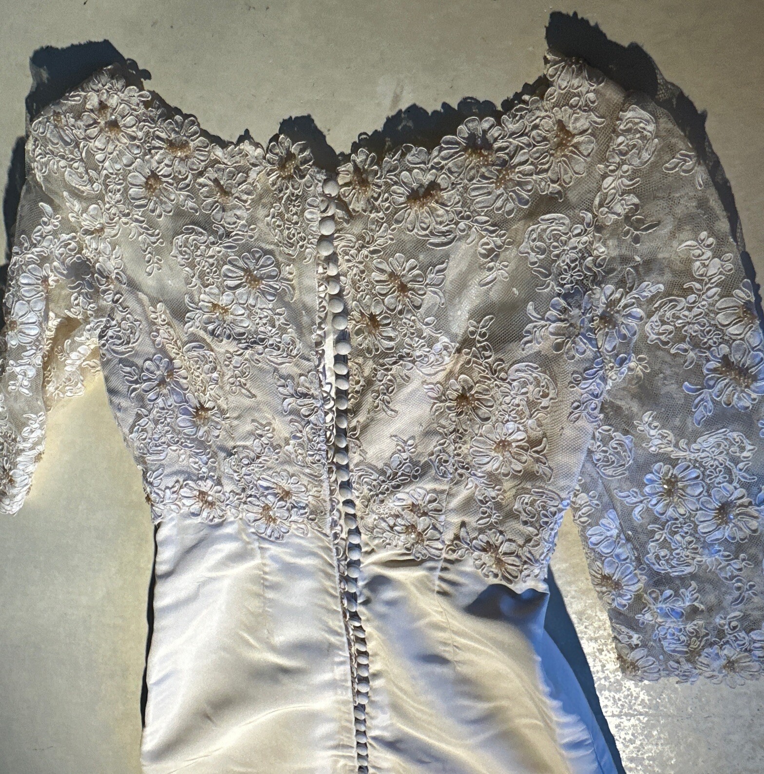 True Vintage Women’s Ivory Silk /Lace A/line Wedding Dress Sz XS Pre-owned