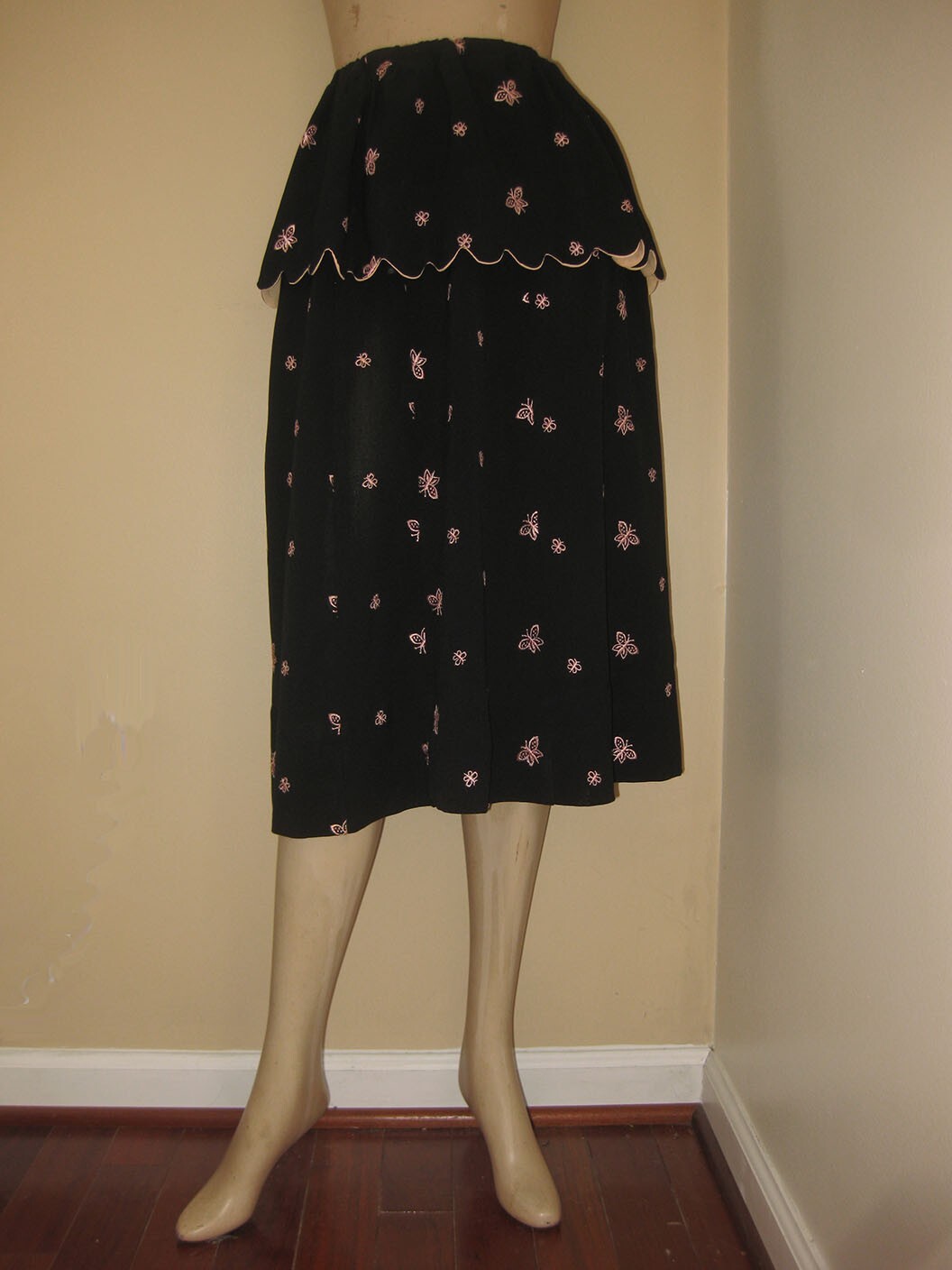 Vintage 50s Black Pink Butterfly Embroidered Sexy Peplum Waist Girly-Girl Flared