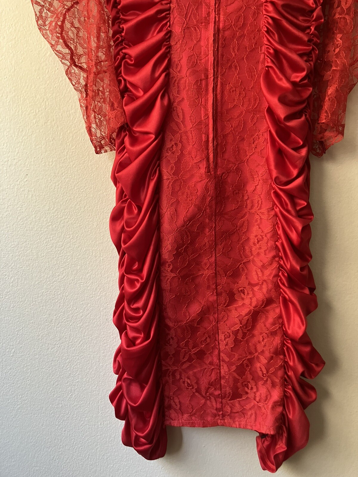 Vintage ’80s Mayvens Bright Red Prom Party Lace Sleeves Satin Ruching XS
