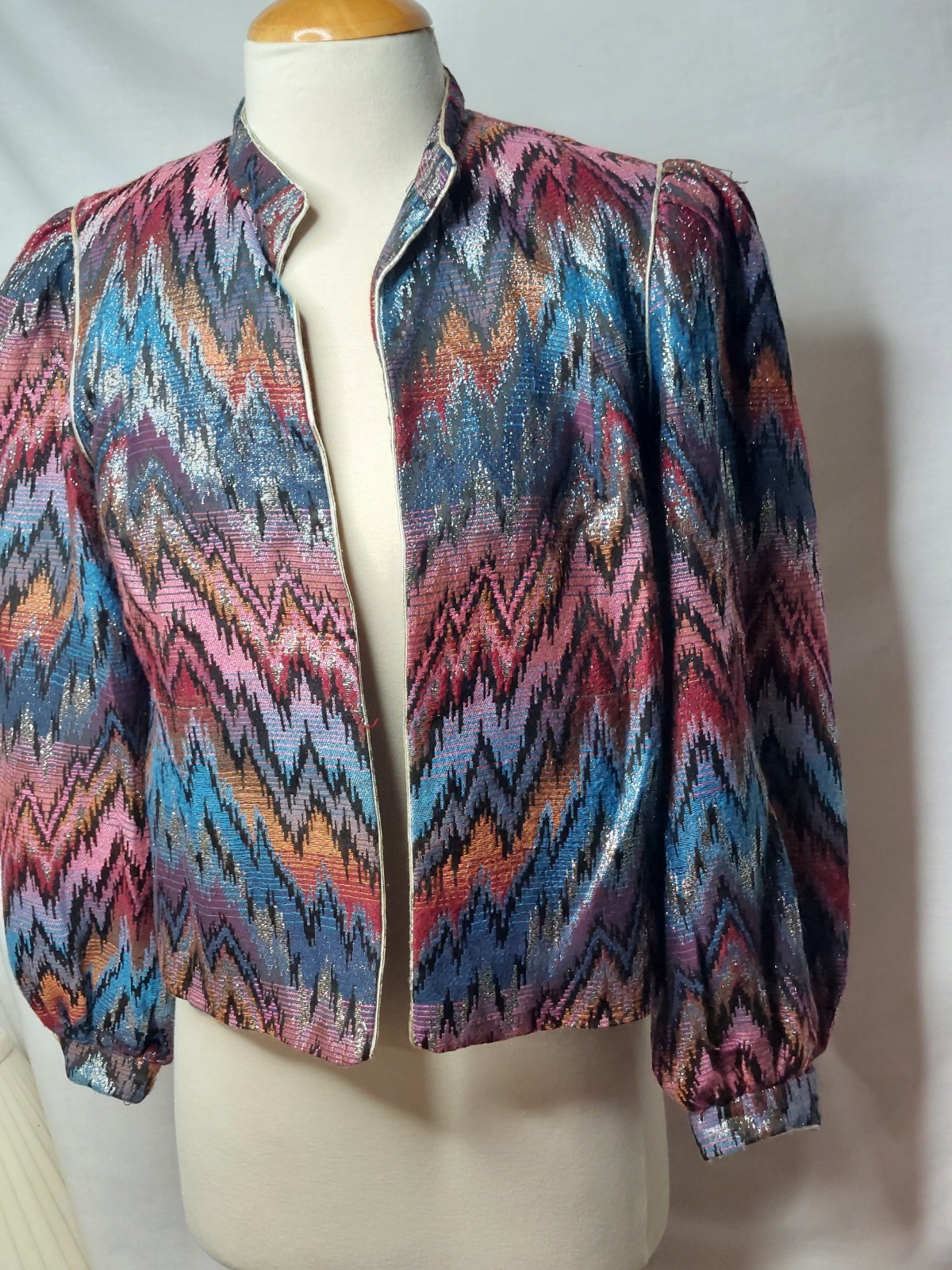 Vintage 80s Metallic Brocade Jacket Womens XS S Cropped Puff Sleeve Ikat Zig Zag