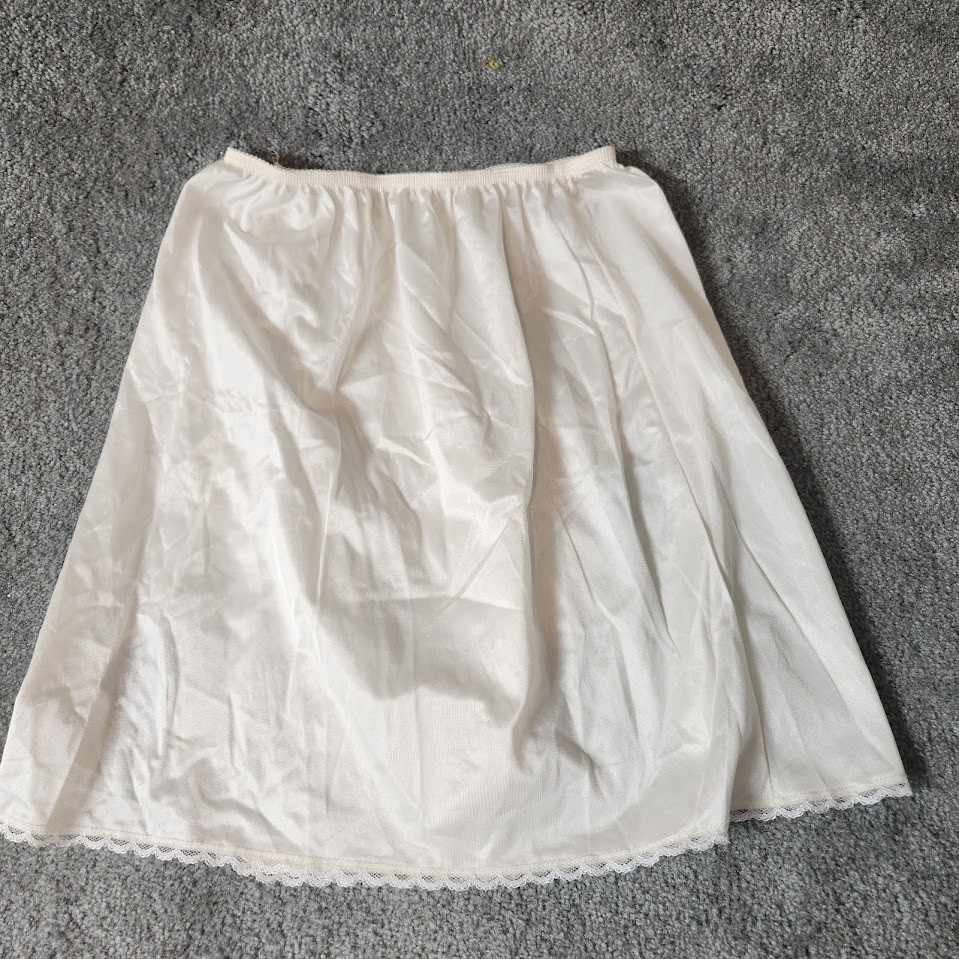 Wondermaid Half Slip White Medium Womens Vintage Nylon Lingerie Lace Trim Unders