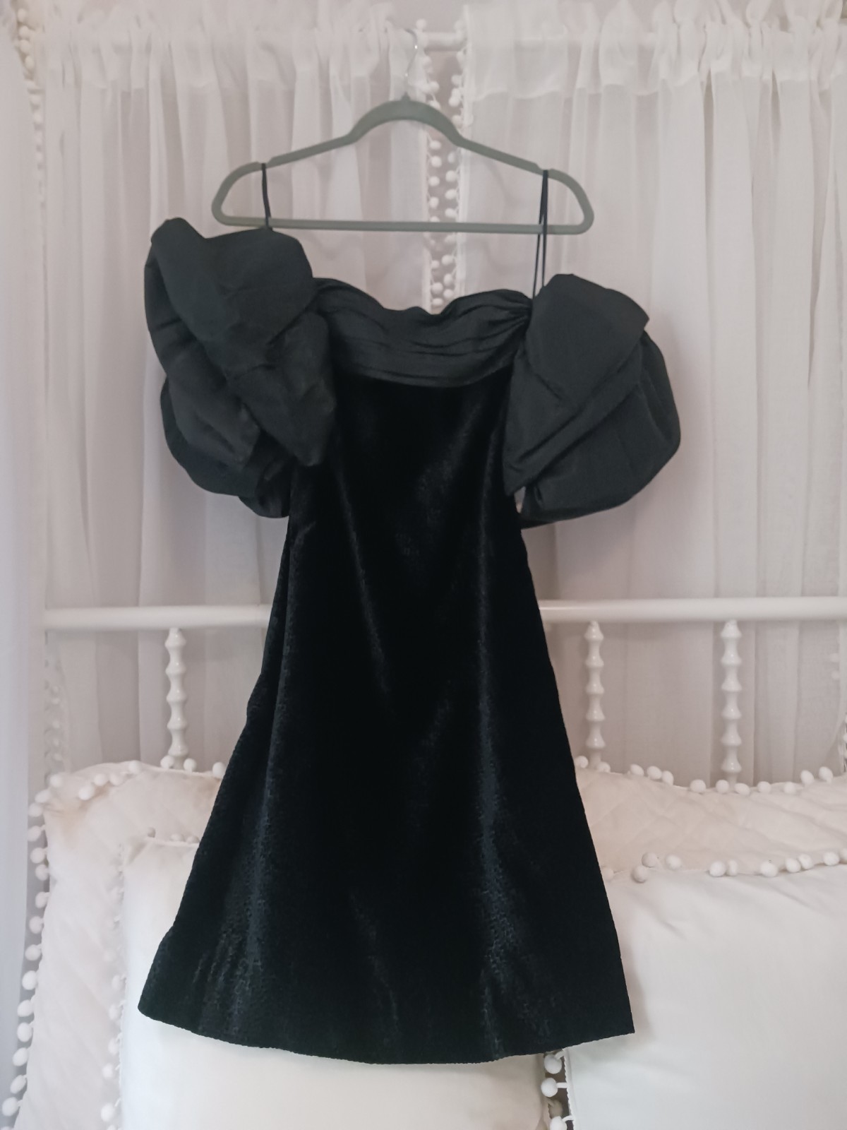 Puff sleeves Black Velvet Party Dress 1980’s Cocktail Evenings by Raul Blanco 4