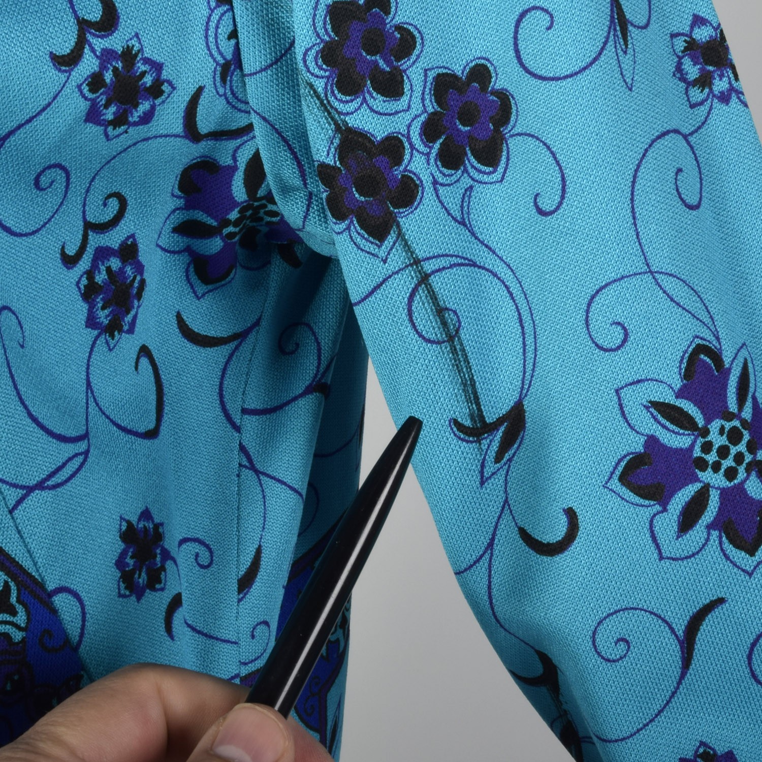 L Blue Dress 1970s Floral Printed Black Boho Bohemian Teal Classic Shift 70s VTG