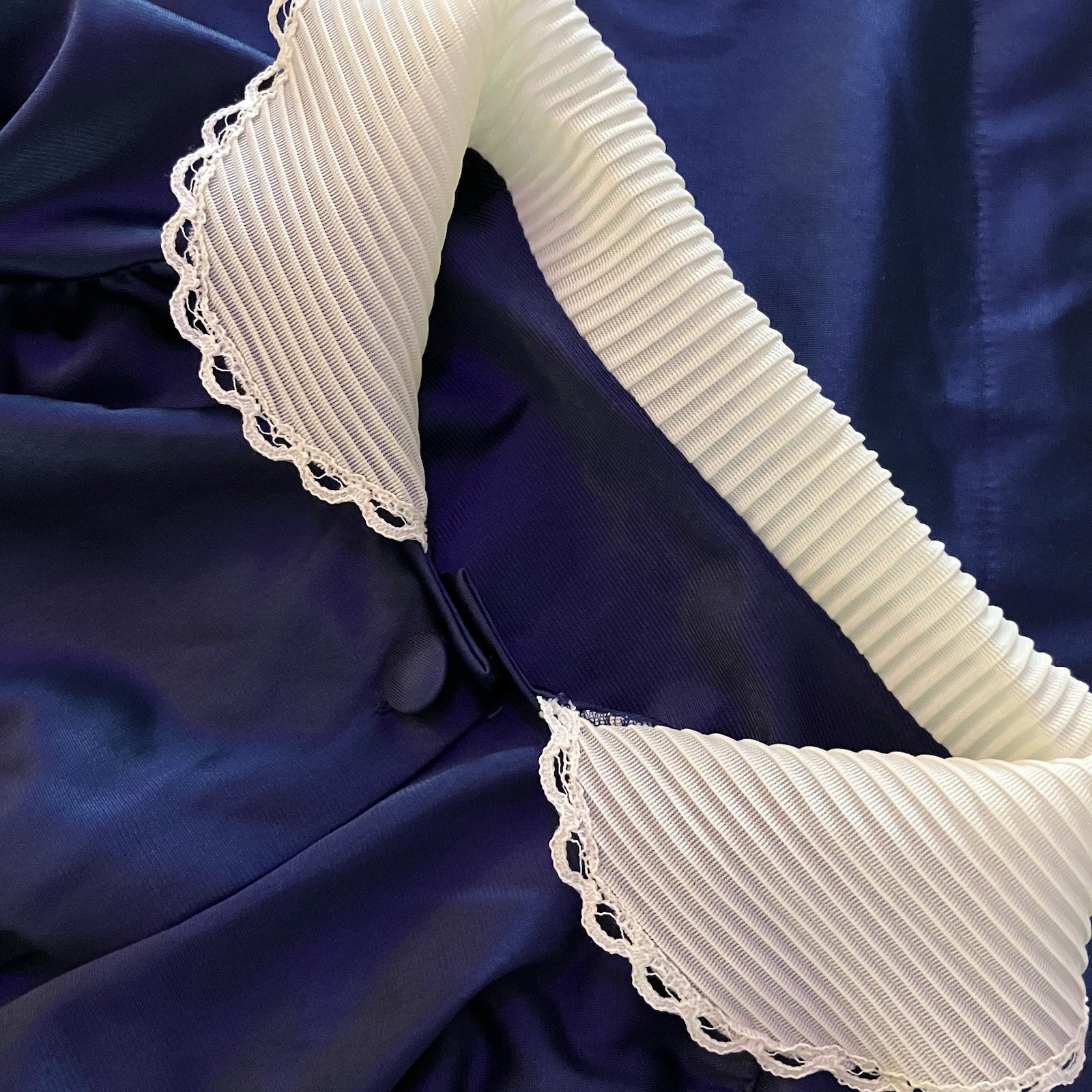 Darling Vintage Vanity Fair Nightgown Navy Blue Pleat Lace Collar/cuffs Sz M