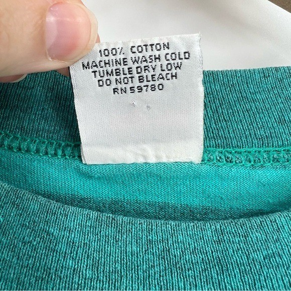 VTG Guess Knitwear USA Green 90’s Y2K Embroidered Boxy Cotton T-Shirt One Size