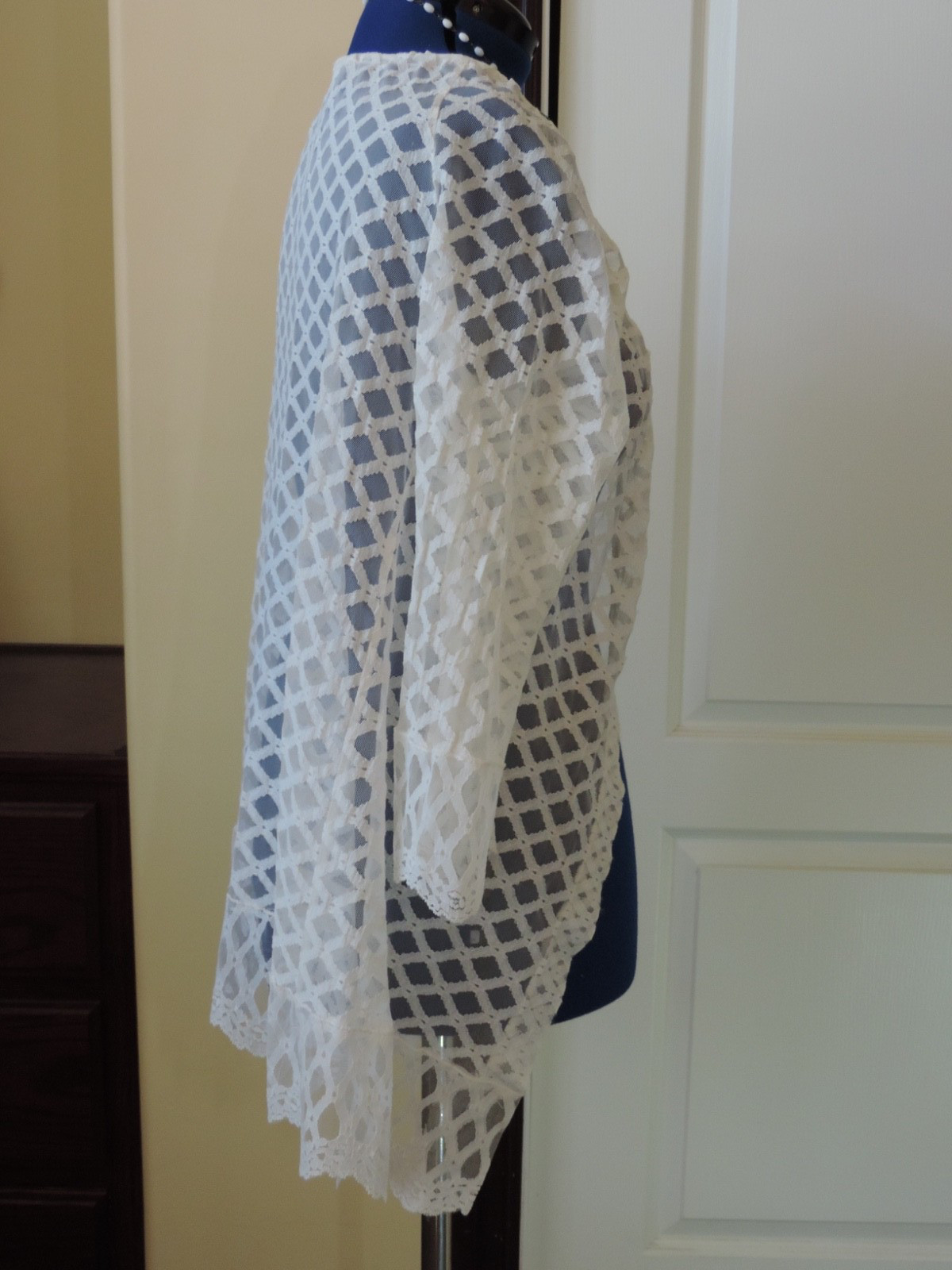 Vintage 60-70s White Lace Over Jacket Cover-Up L /XL Bust 40+ Dolman Sleeve
