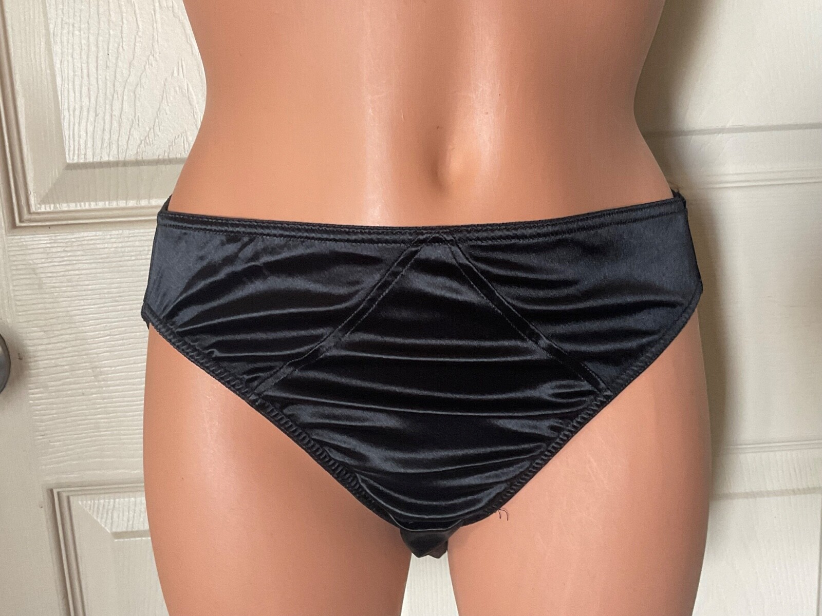 Vintage Victoria’s Secret Second Skin Black Silky Satin Bikini Panties Sz. Small