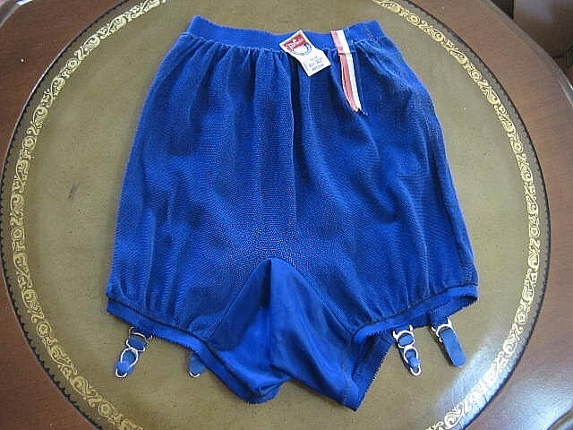 RARE VTG Formfit Bobbies Navy Panties W/4 Garter Clips~Red/White/Blue Ribbon Med