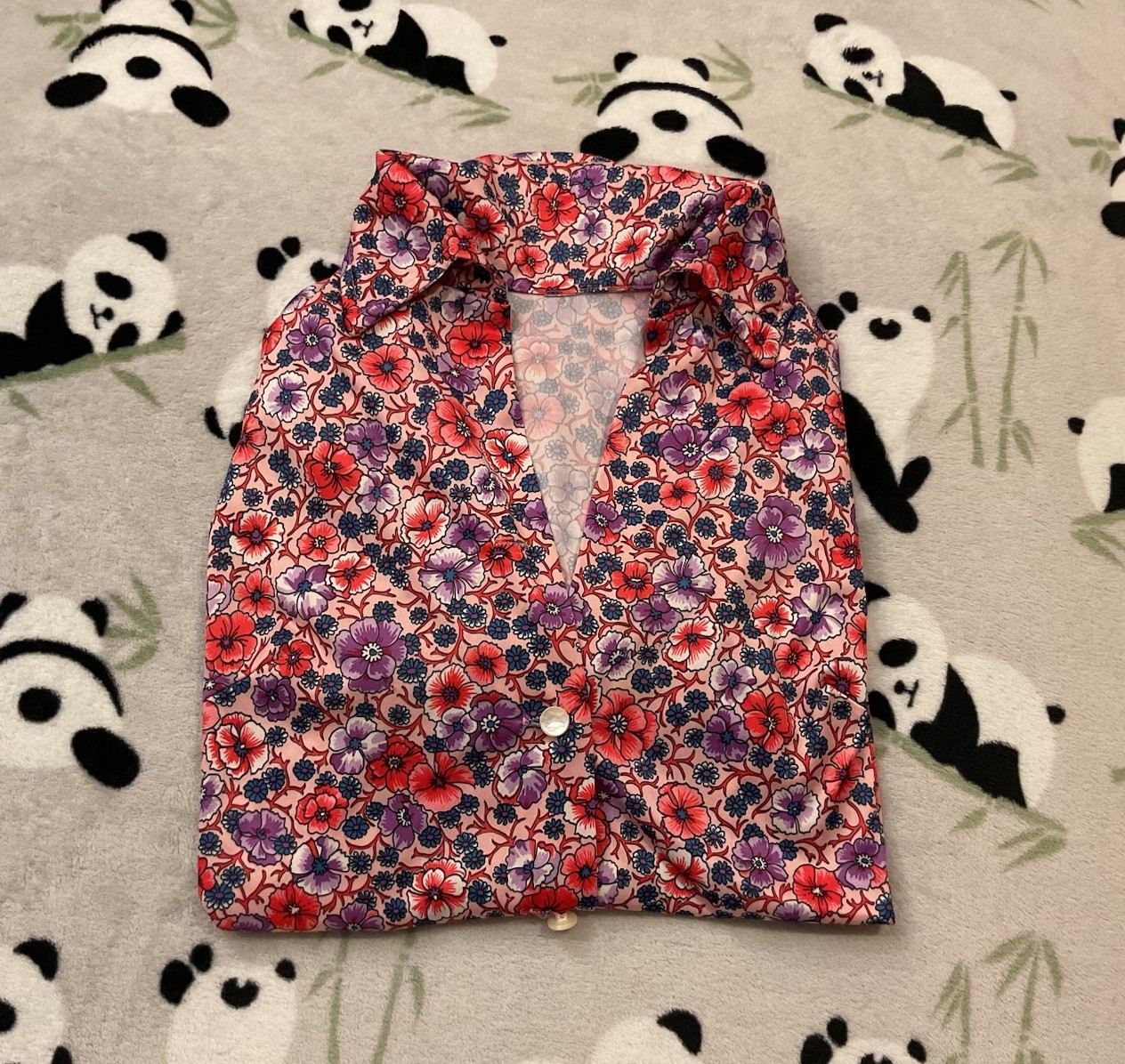 Women’s Button Up Blouse Size Medium Pink Floral Collar Long Sleeves