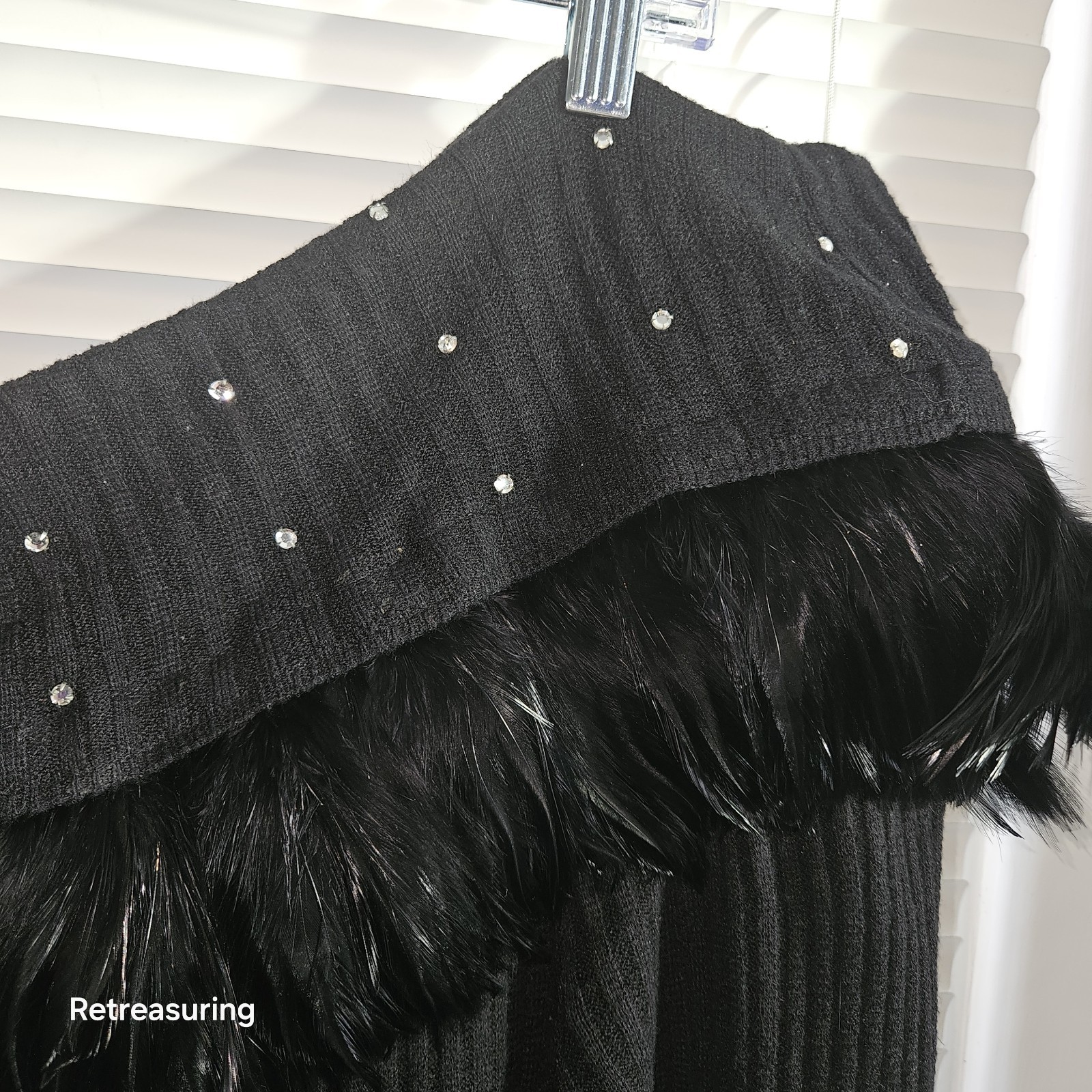 Vintage (1980s/90s) ParisLine XL Black Off-shoulders Detachable Feathers