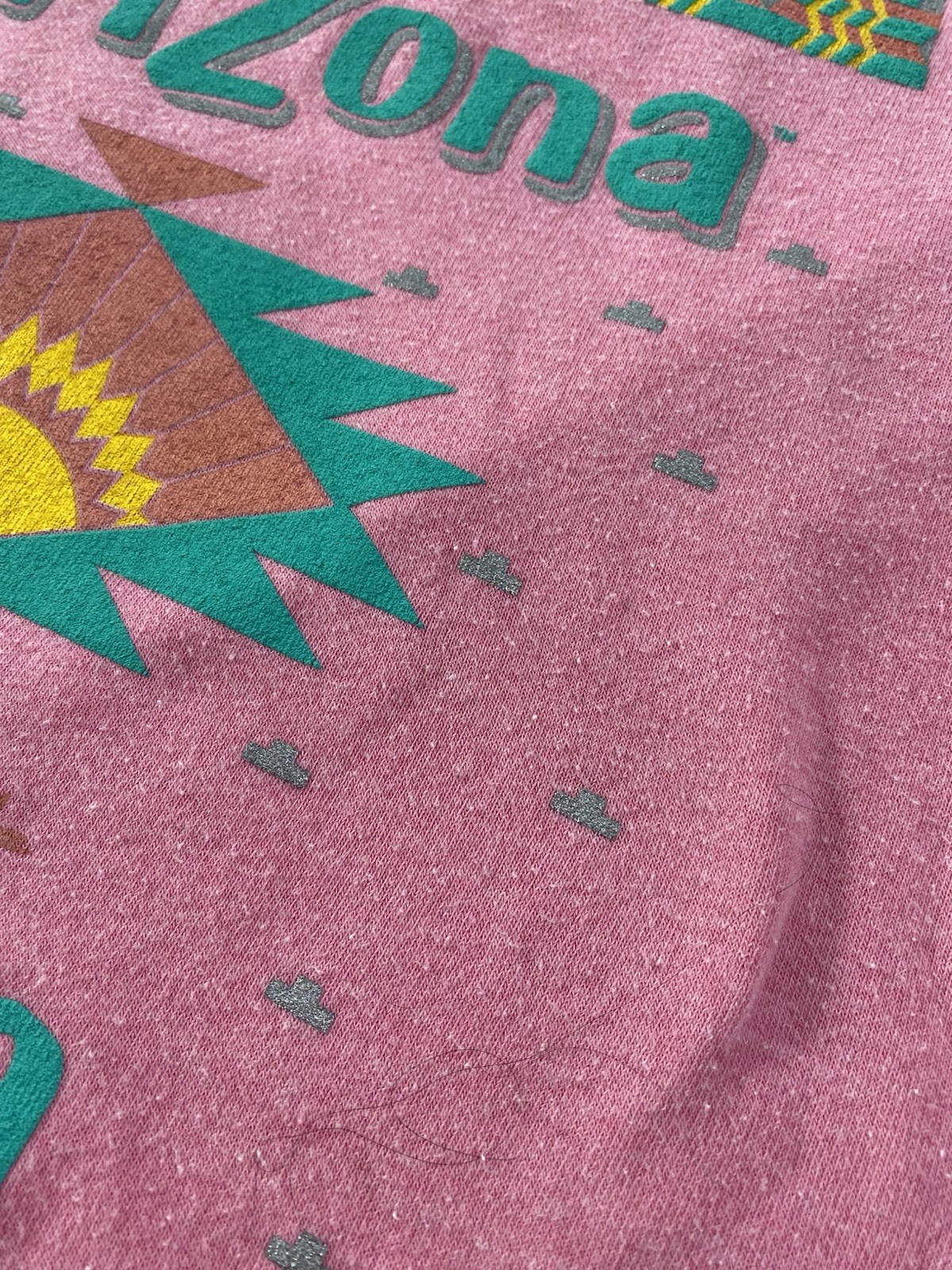 AriZona Iced Tea Graphic Logo Pink Crewneck Pullover Sweatshirt Women’s Large