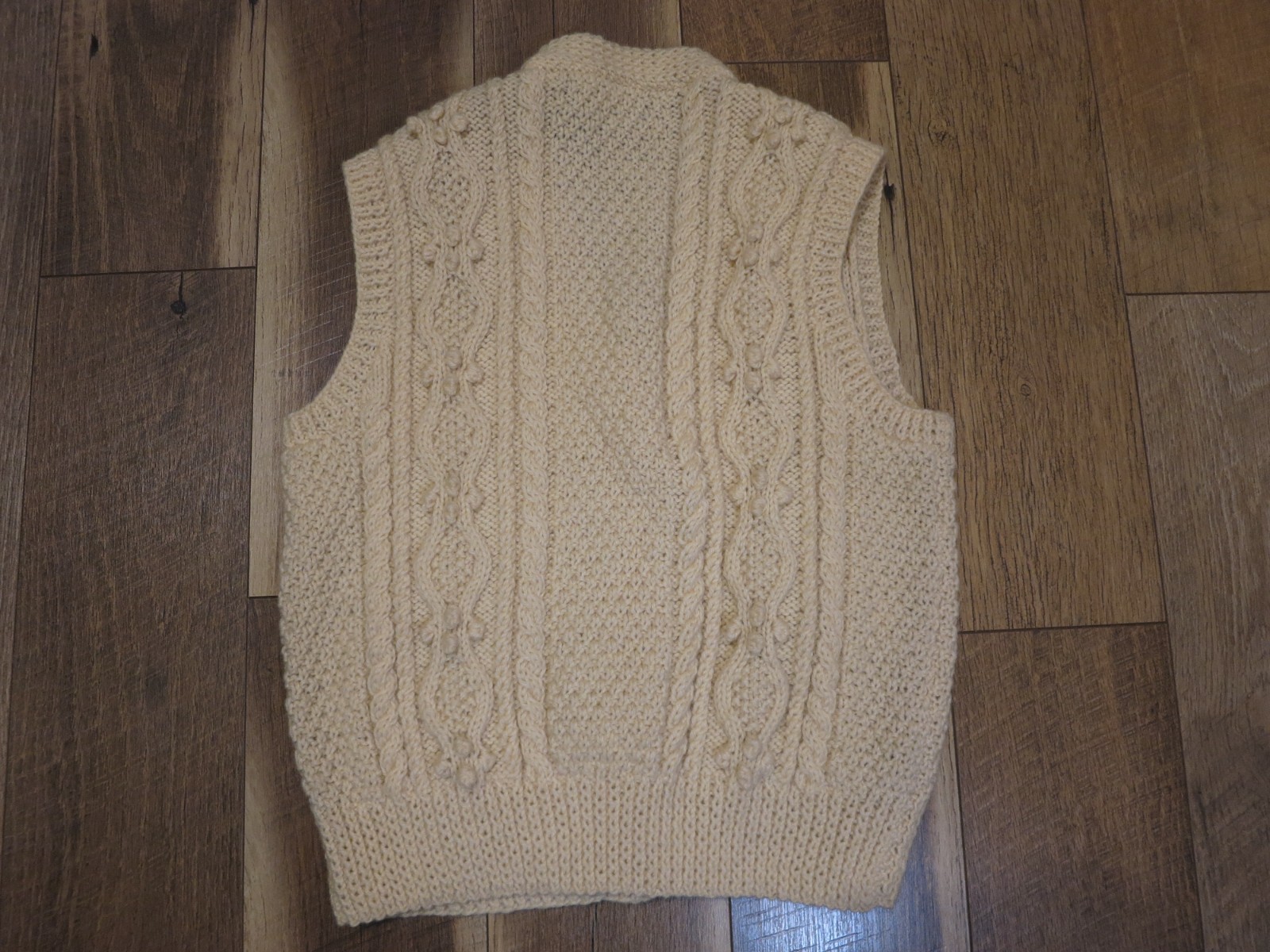 Pure New Wool Cream Hand Kind Cable Button Vest Sz M ? Chest 39 – 40″