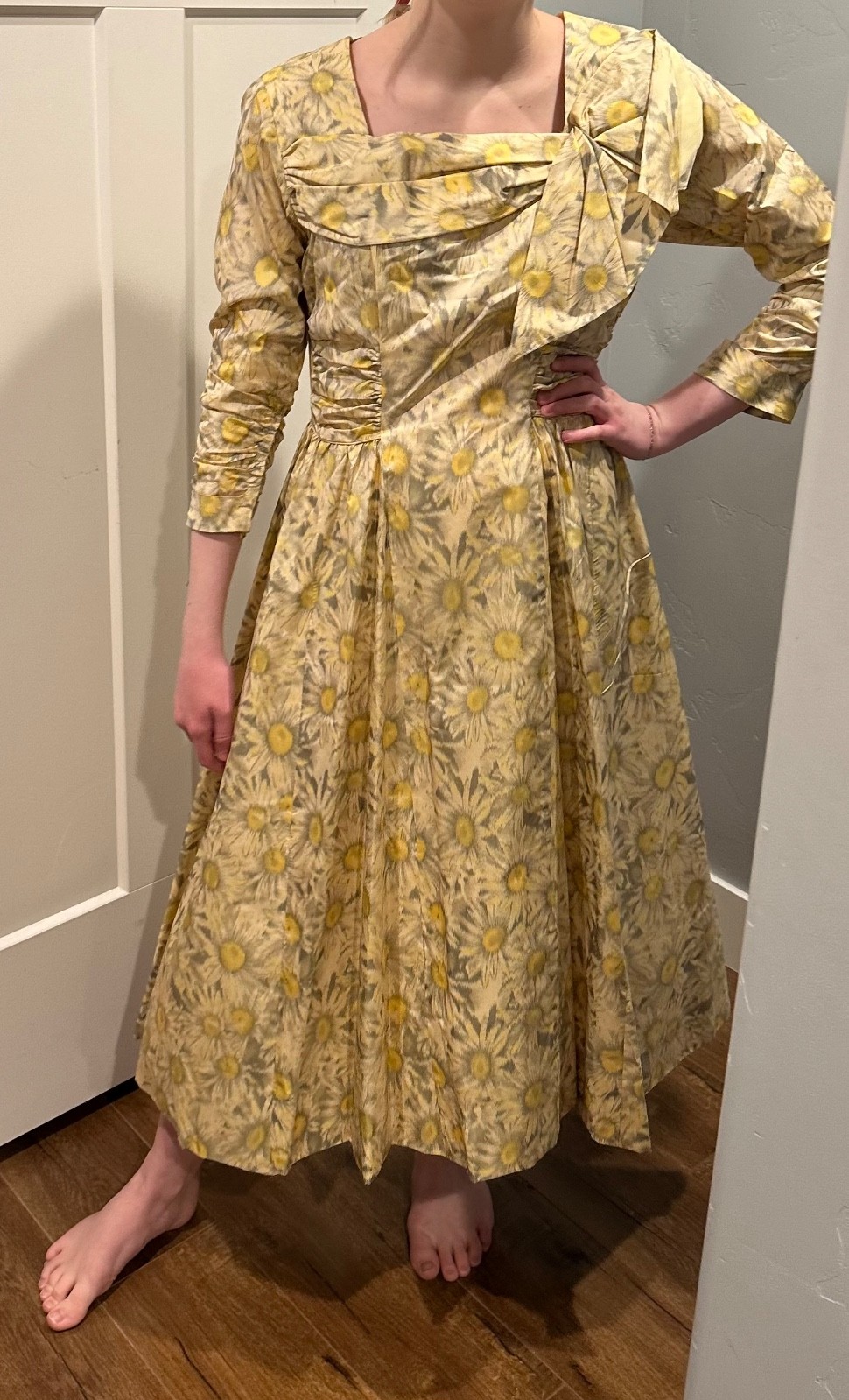 Vintage 1940s yellow custom made dress size 4