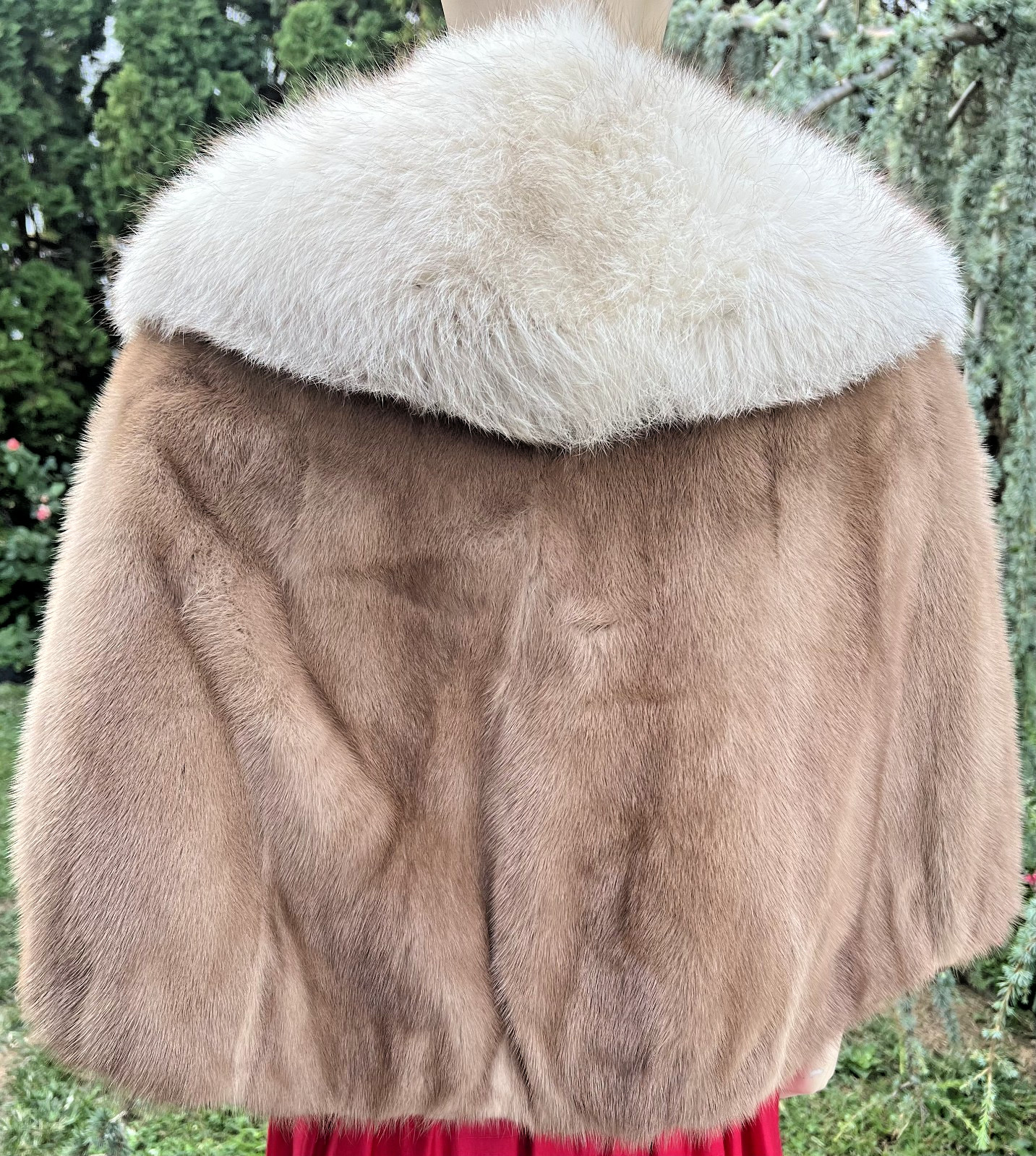 VINTAGE HESS’S AUTUMN HAZE MINK CAPELET CAPE W/ LARGE FOX COLLAR