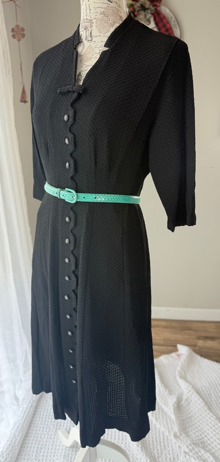 Vintage 1940s BLACK Textured RAYON Dress Rhinestone Button Front 3/4 Sleeve S/M