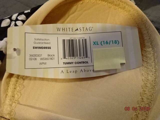 WHITE STAG HALTER SWIMSUIT (XL 16/18) Blk/White Floral Padded Bra 1-Piece NWT