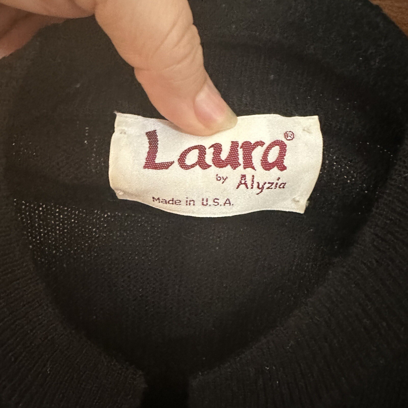 VTG Laura By Alyzia Women’s Black Long Sleeve Gold Buttons Sweater Jacket USA