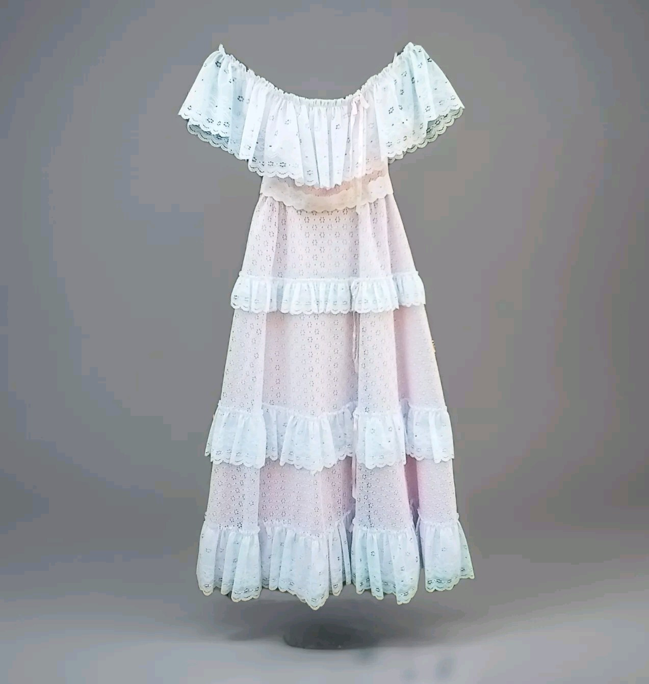 Vintage Off Shoulder Tiered Lace Maxi Dress Dance Allure 8 Zip Ruffle Neckline