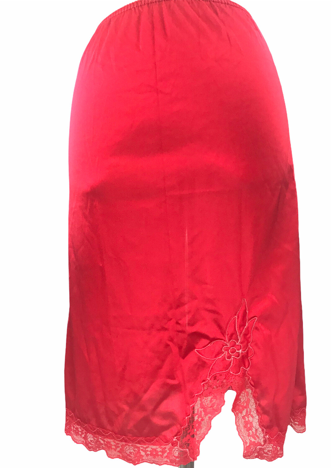 Richform Half Slip Vintage Nylon Red Lace Trim Flower Slit Elastic Waist sz M