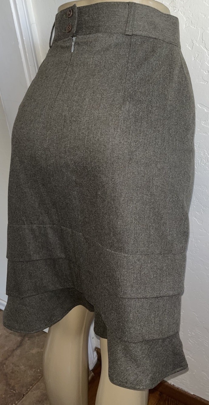 Vtg ESCADA Tiered RUFFLED Army Drab Wool Cashmere Knee Skirt Germany EU 40 US 10