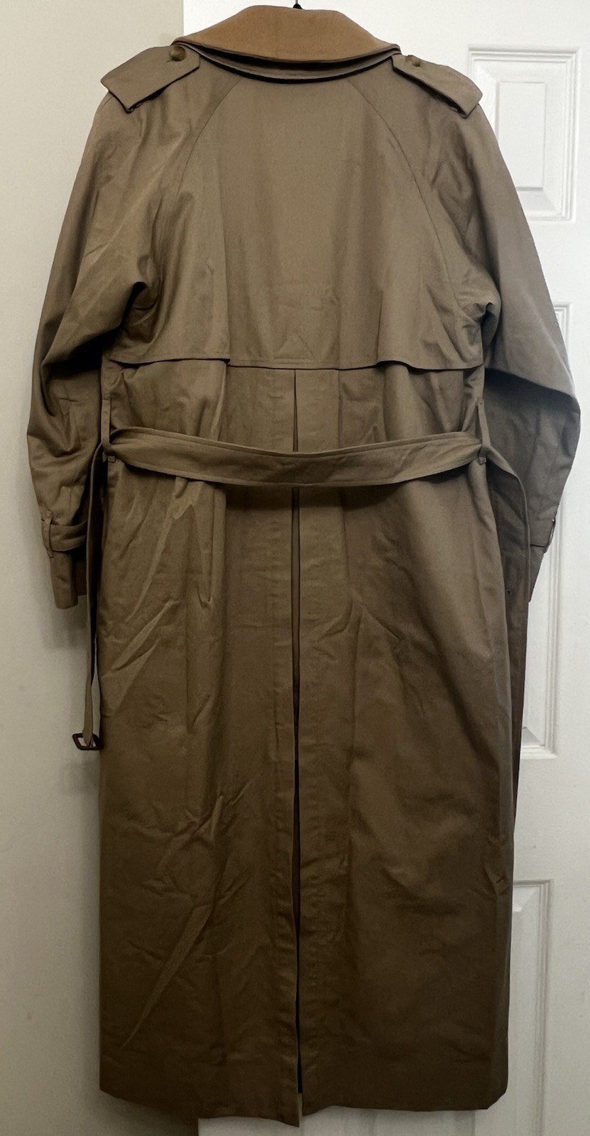 vintage Burberrys of London trench coat with NovaCheck liningexcellentcondition