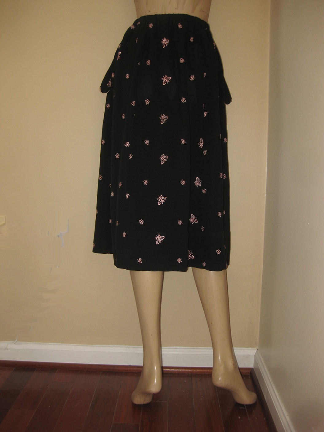 Vintage 50s Black Pink Butterfly Embroidered Sexy Peplum Waist Girly-Girl Flared